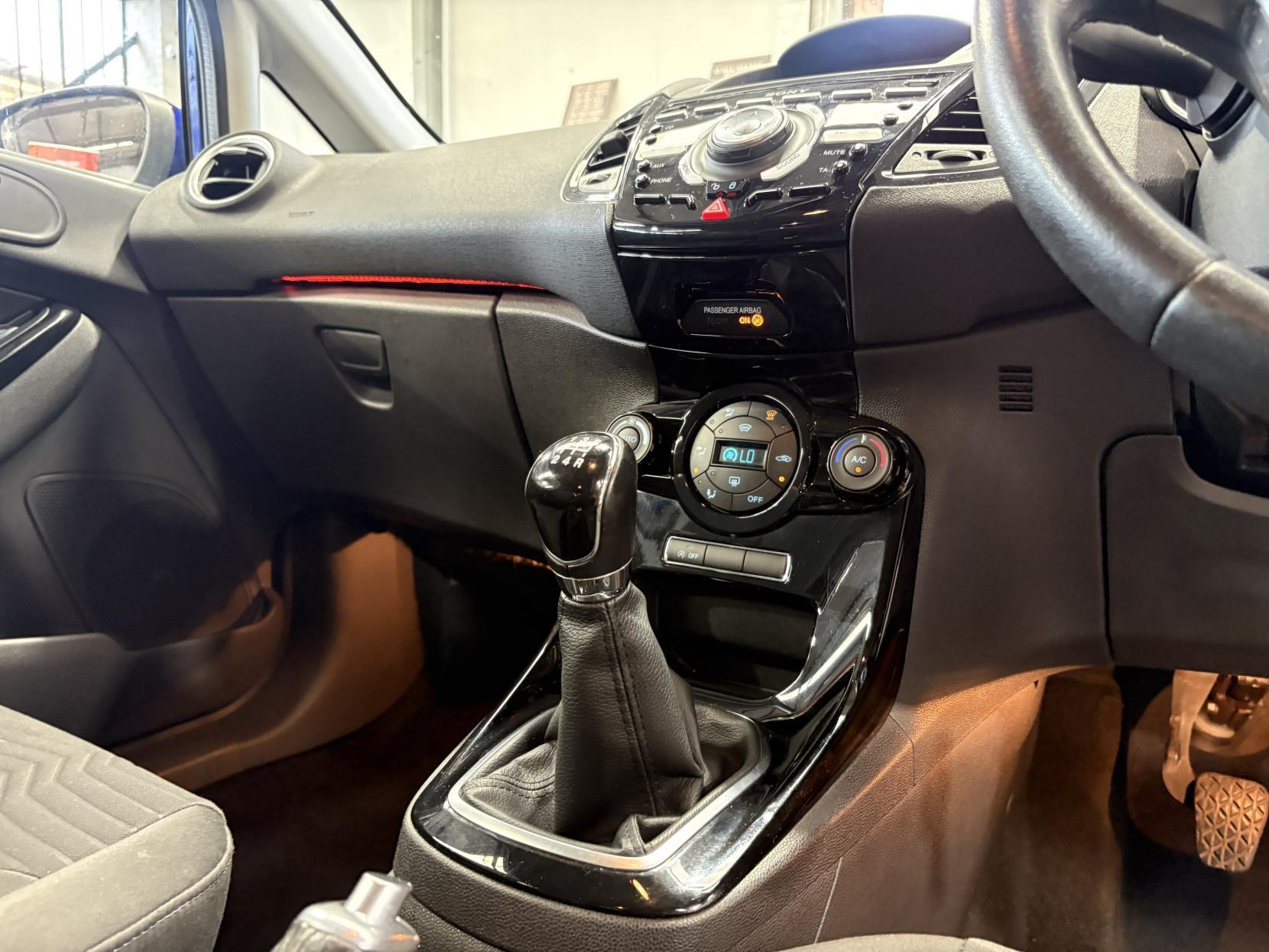 Ford Fiesta - Image 15