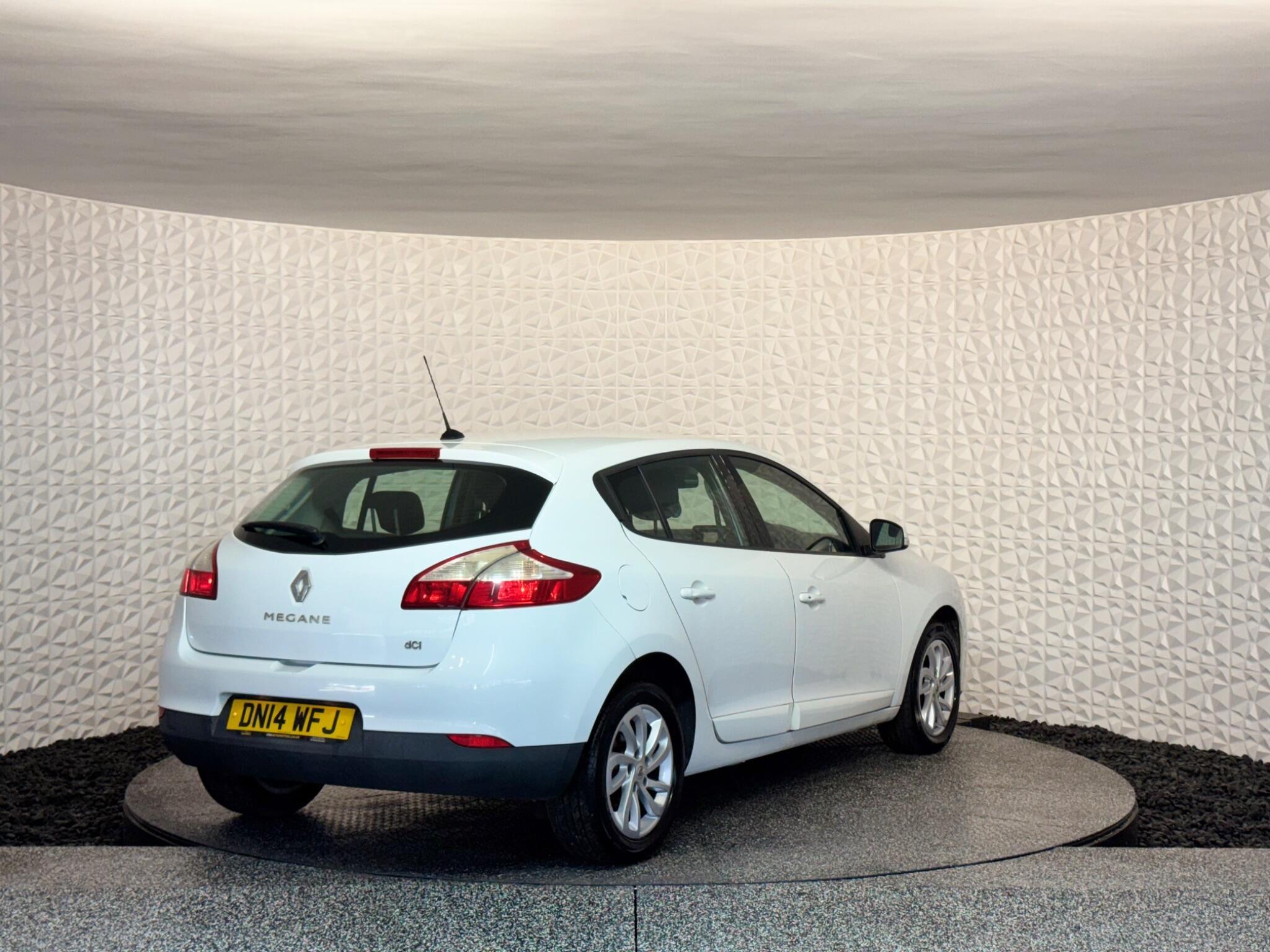 Renault Megane - Image 13