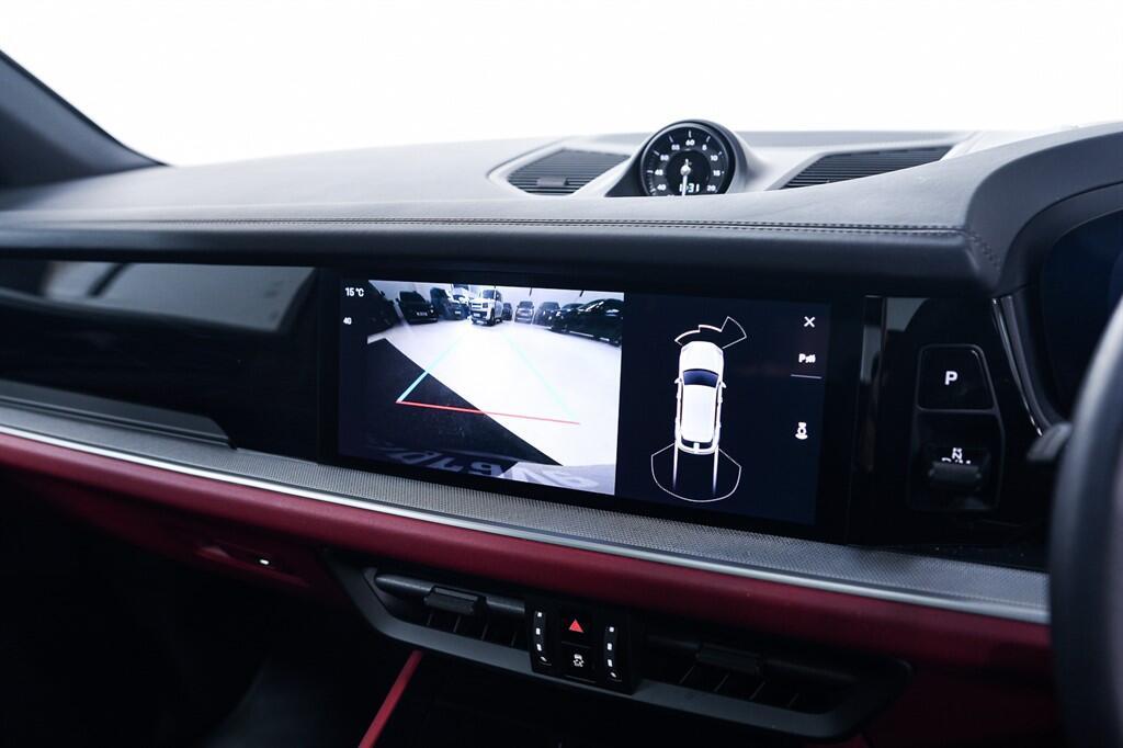 Porsche Cayenne - Image 39