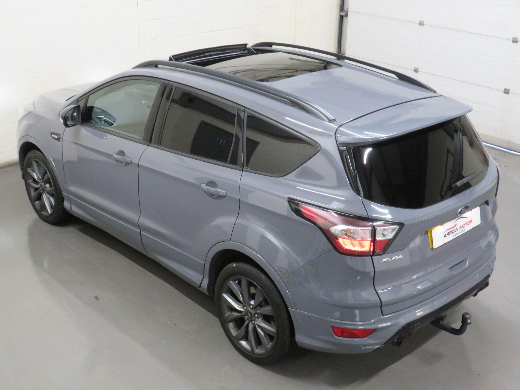 Ford Kuga - Image 11