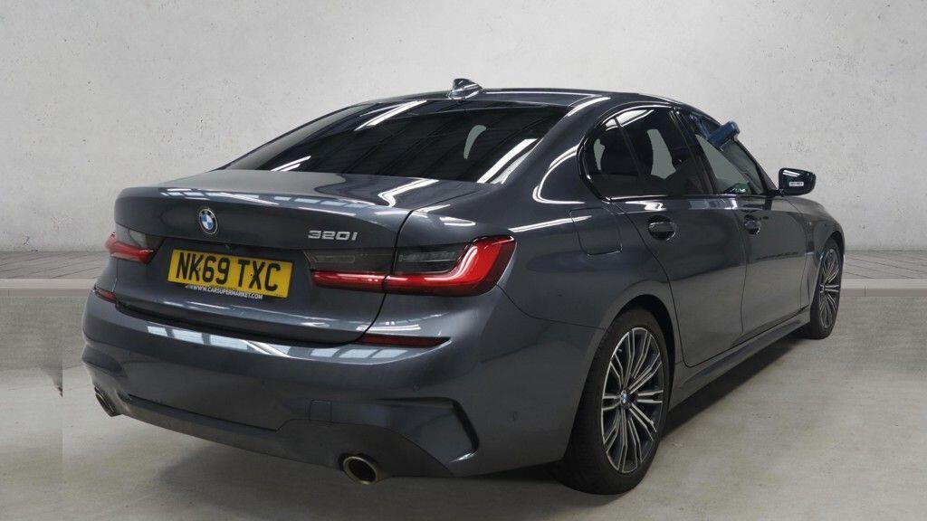 BMW 3 Series - Image 7