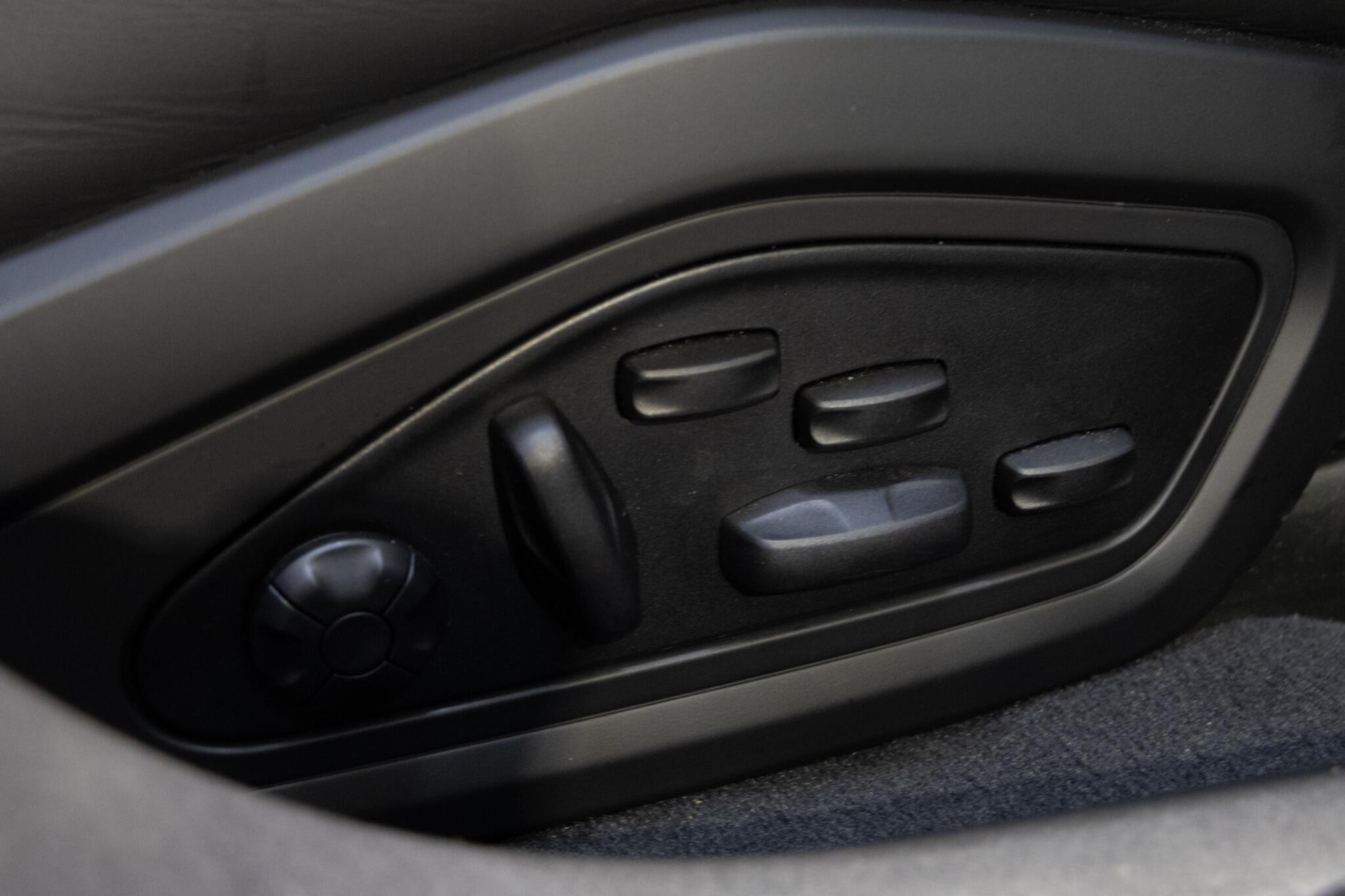 Porsche Taycan - Image 19