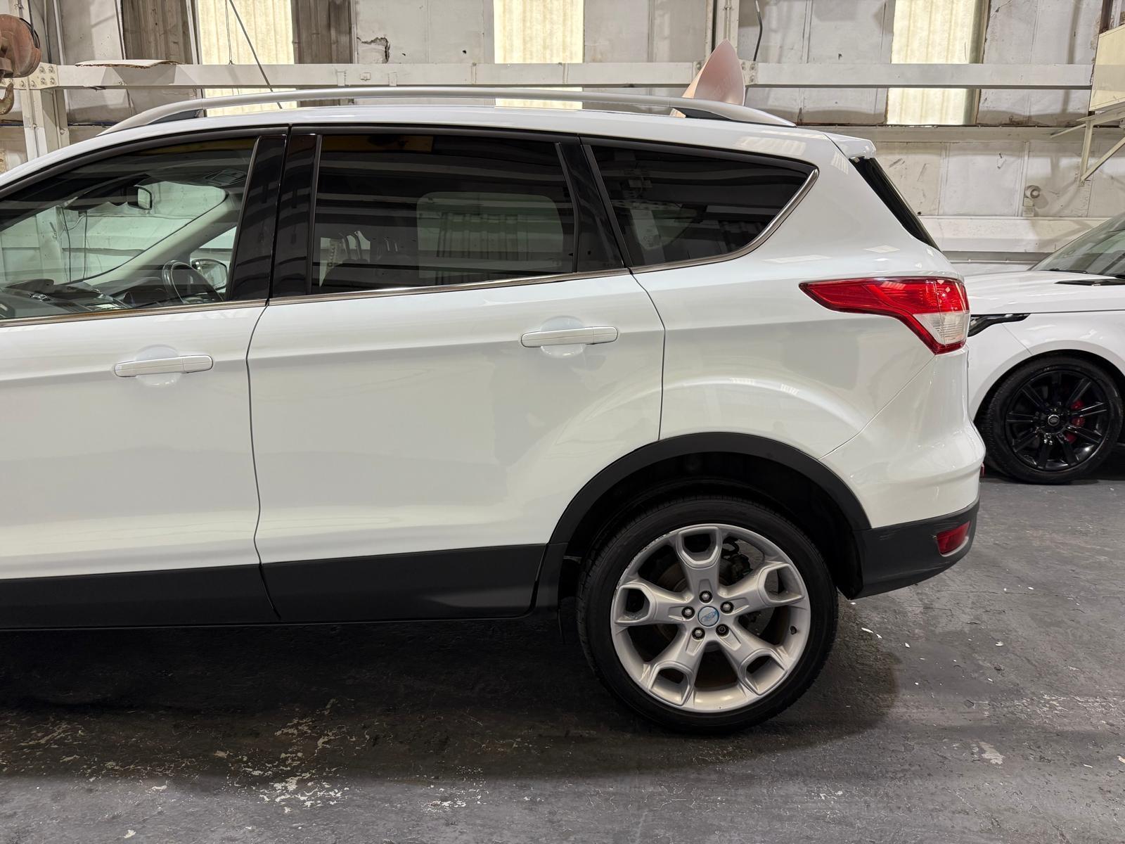 Ford Kuga - Image 23