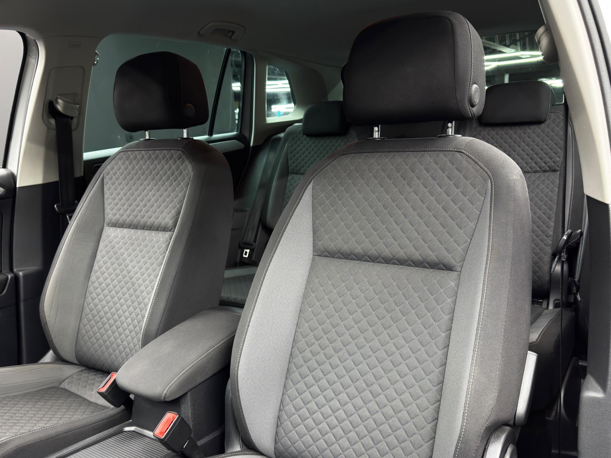 Volkswagen Tiguan - Image 14