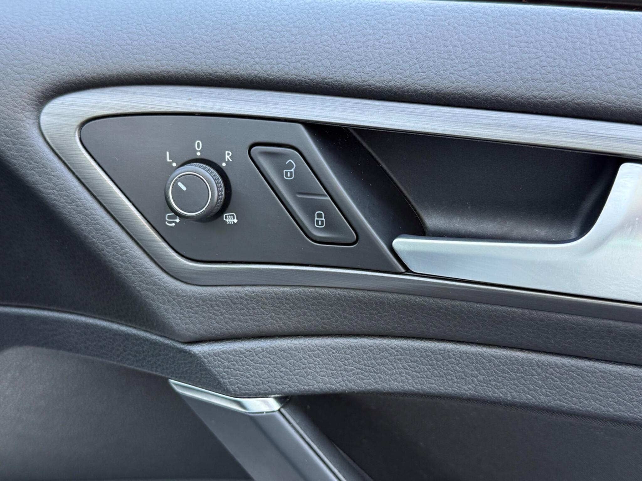 Volkswagen Golf - Image 17