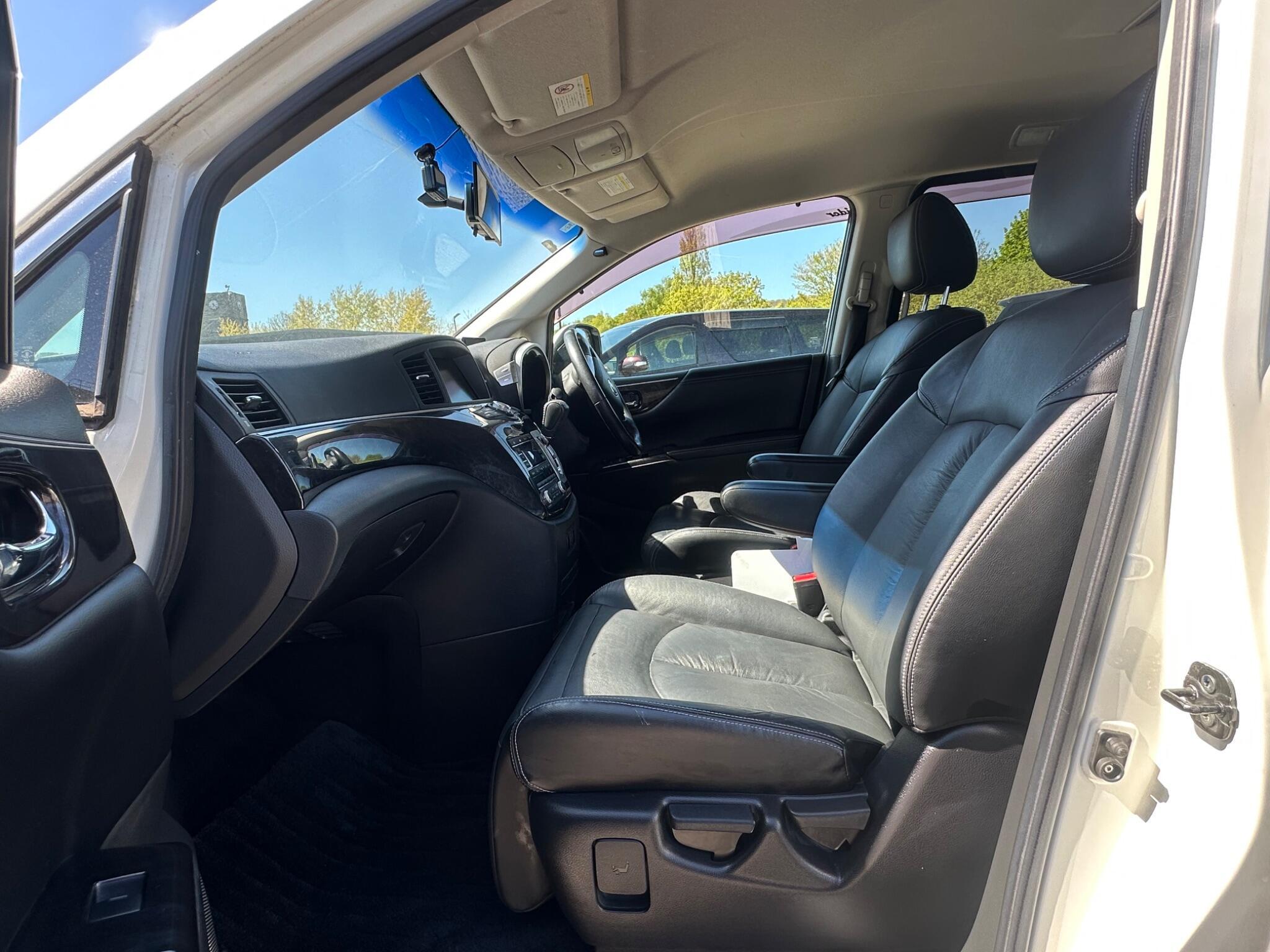 Nissan Elgrand - Image 7