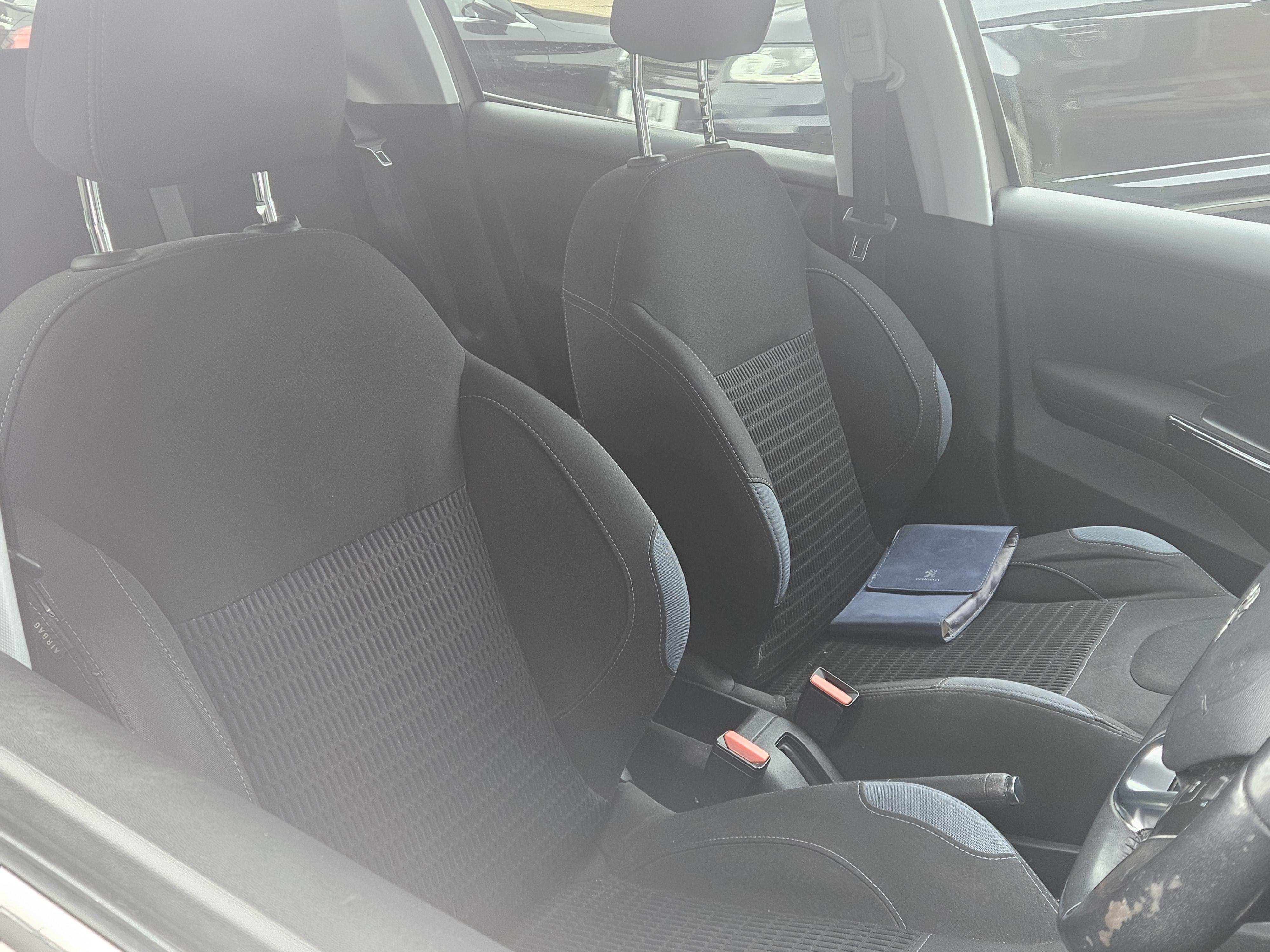 Peugeot 208 - Image 22