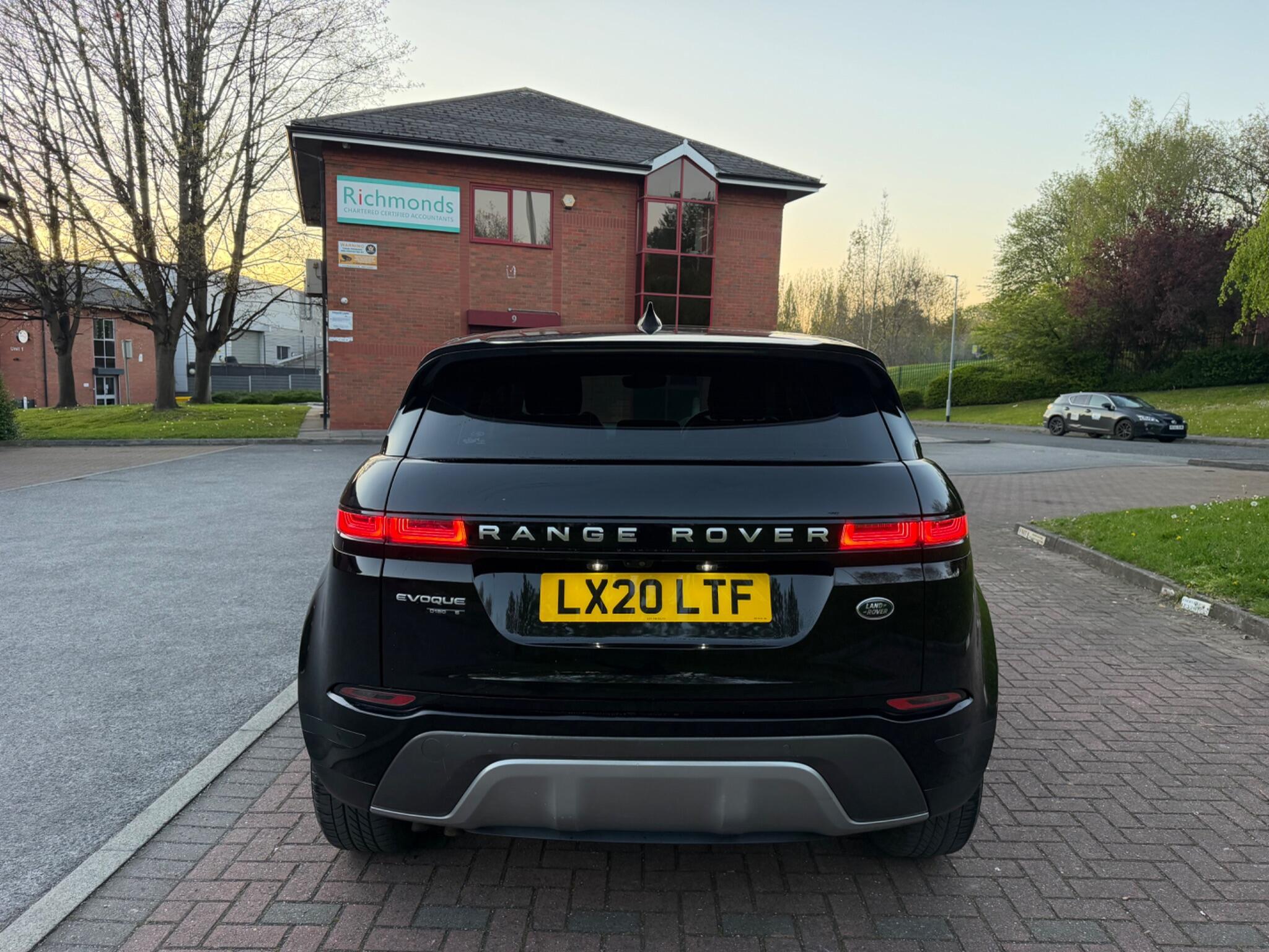 Land Rover Range Rover Evoque - Image 18