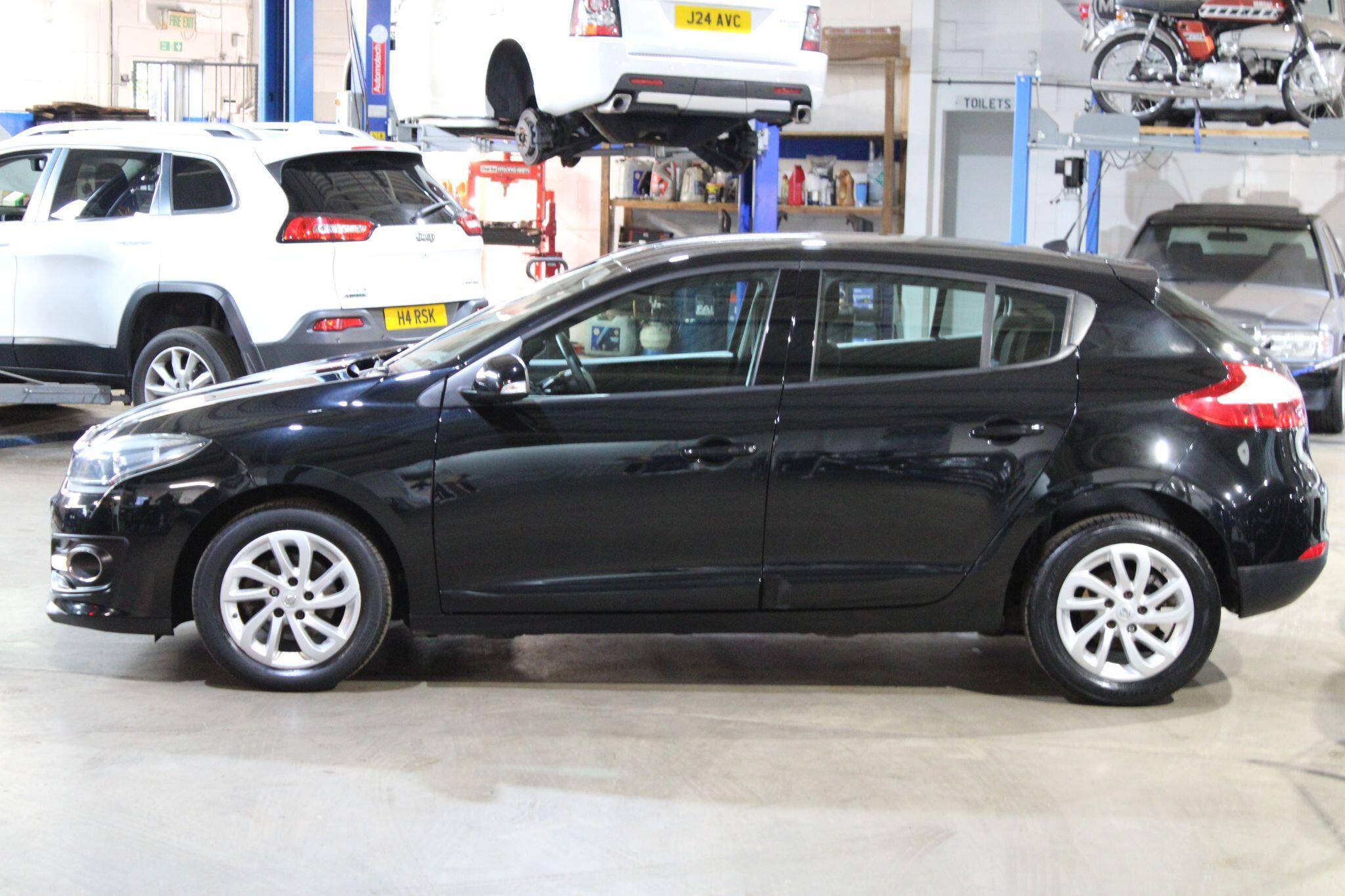 Renault Megane - Image 5