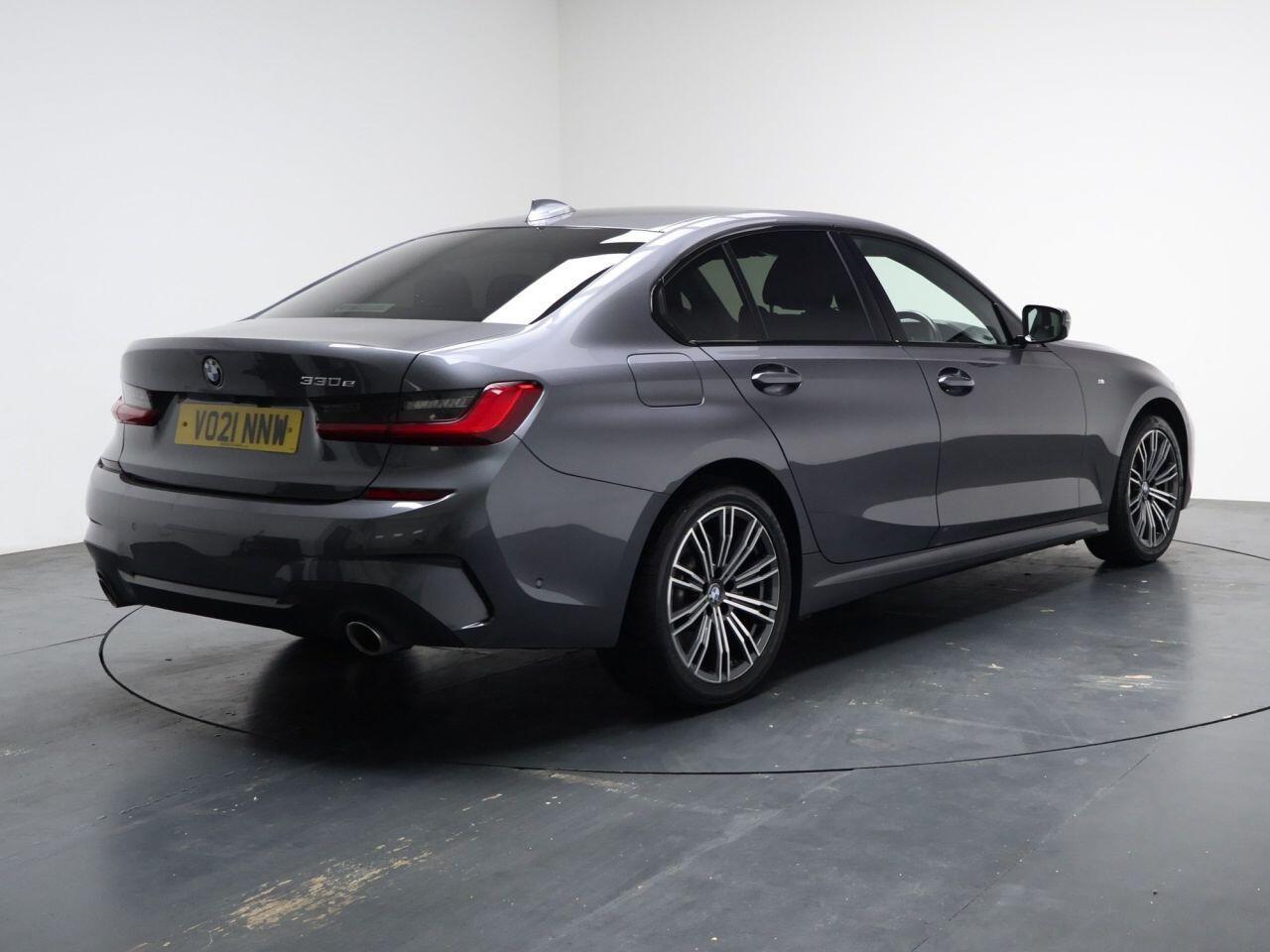 BMW 3 Series - Image 7