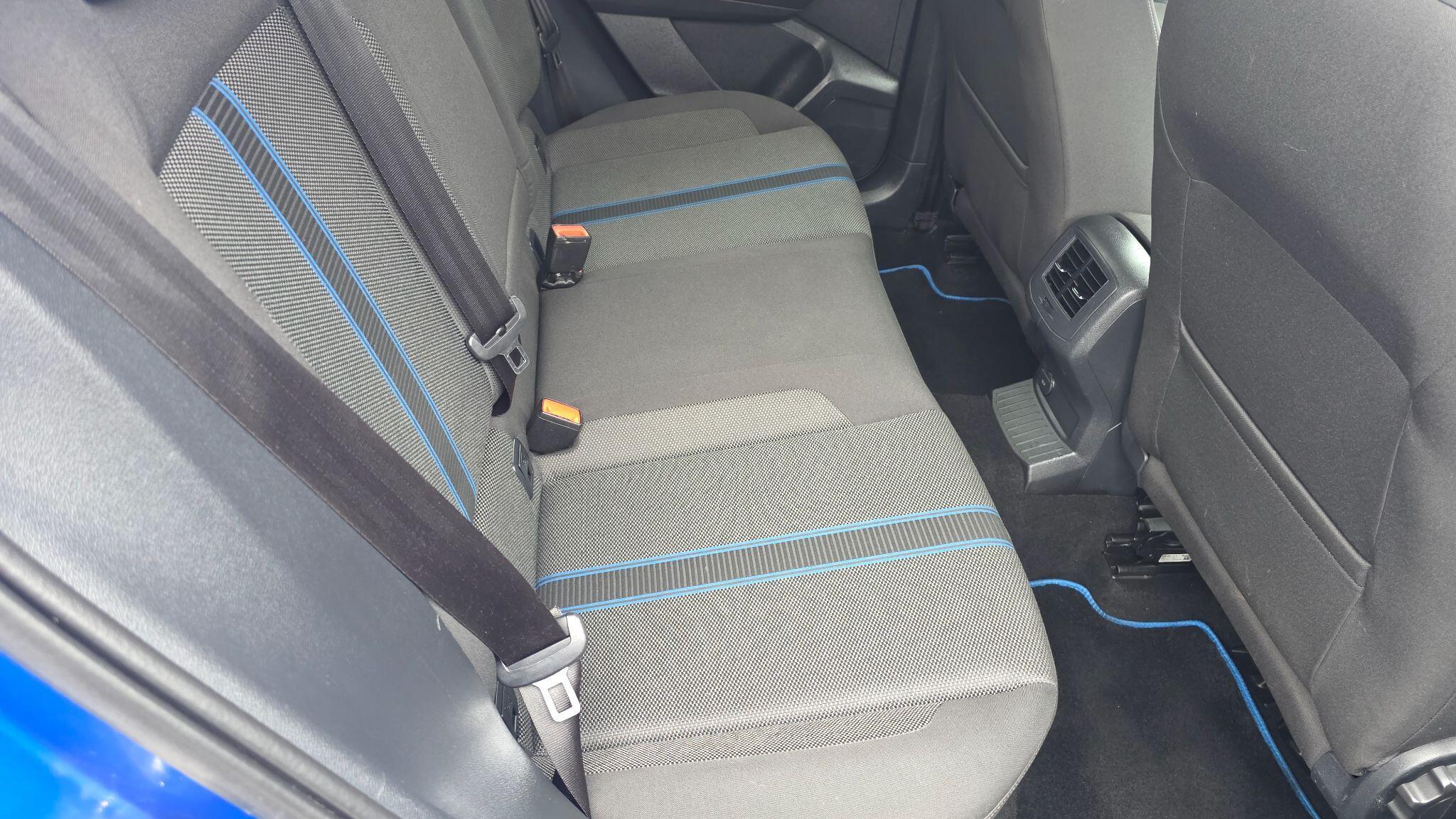 Volkswagen T-Roc - Image 33