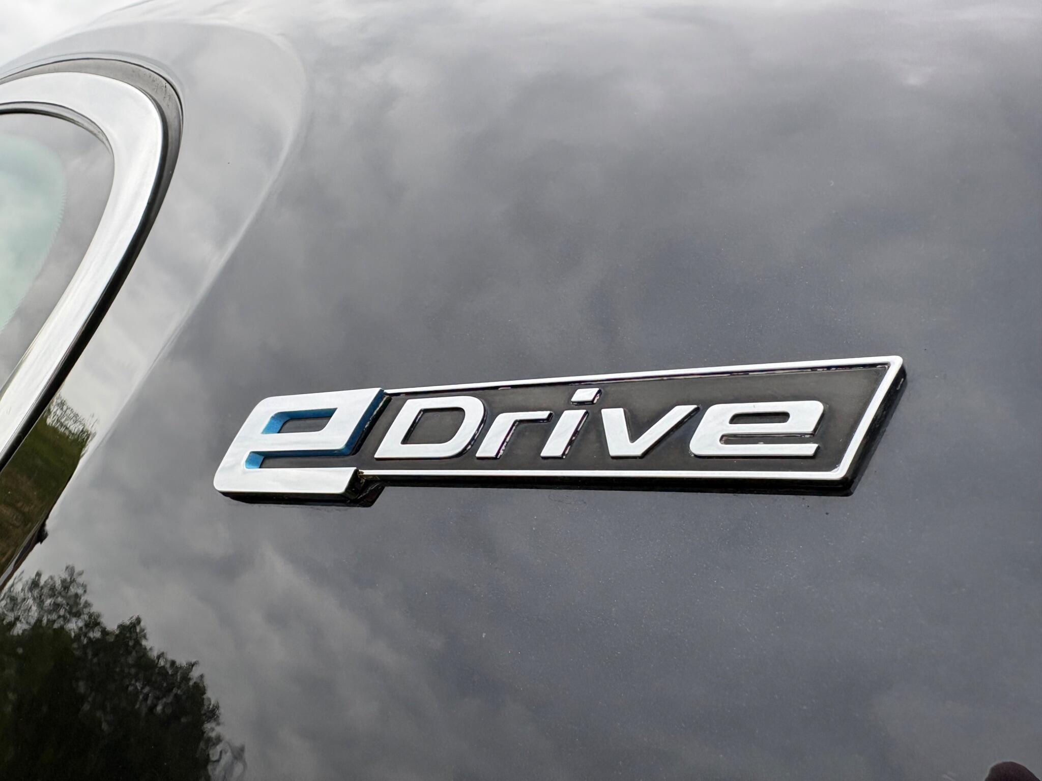 BMW 5 Series - Image 12