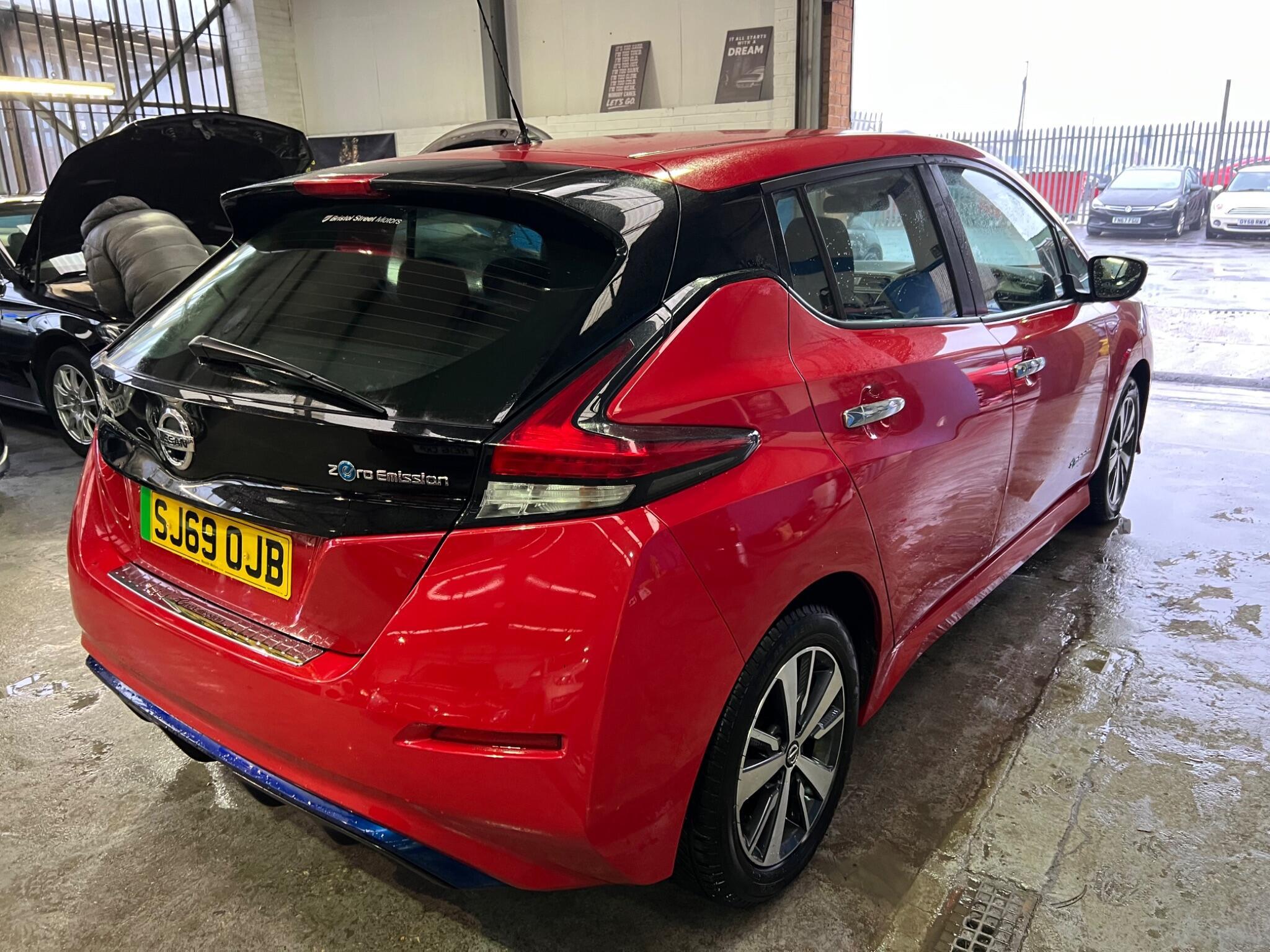 Nissan Leaf - Image 15