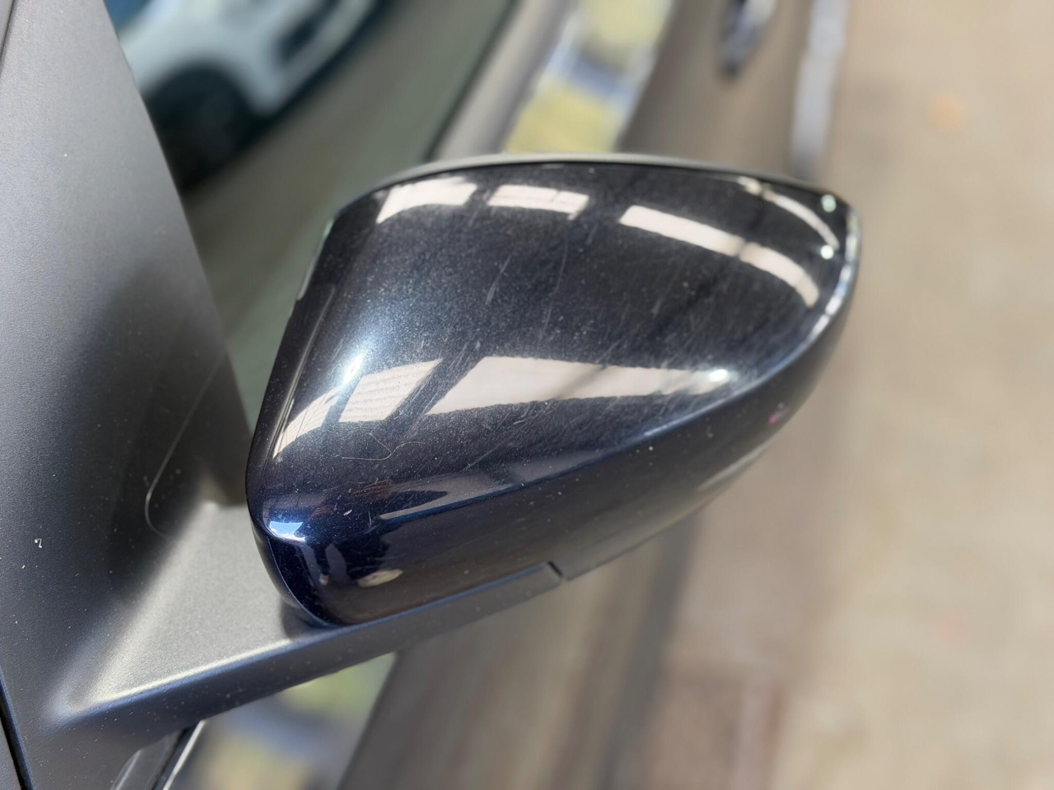 Volkswagen Polo - Image 10