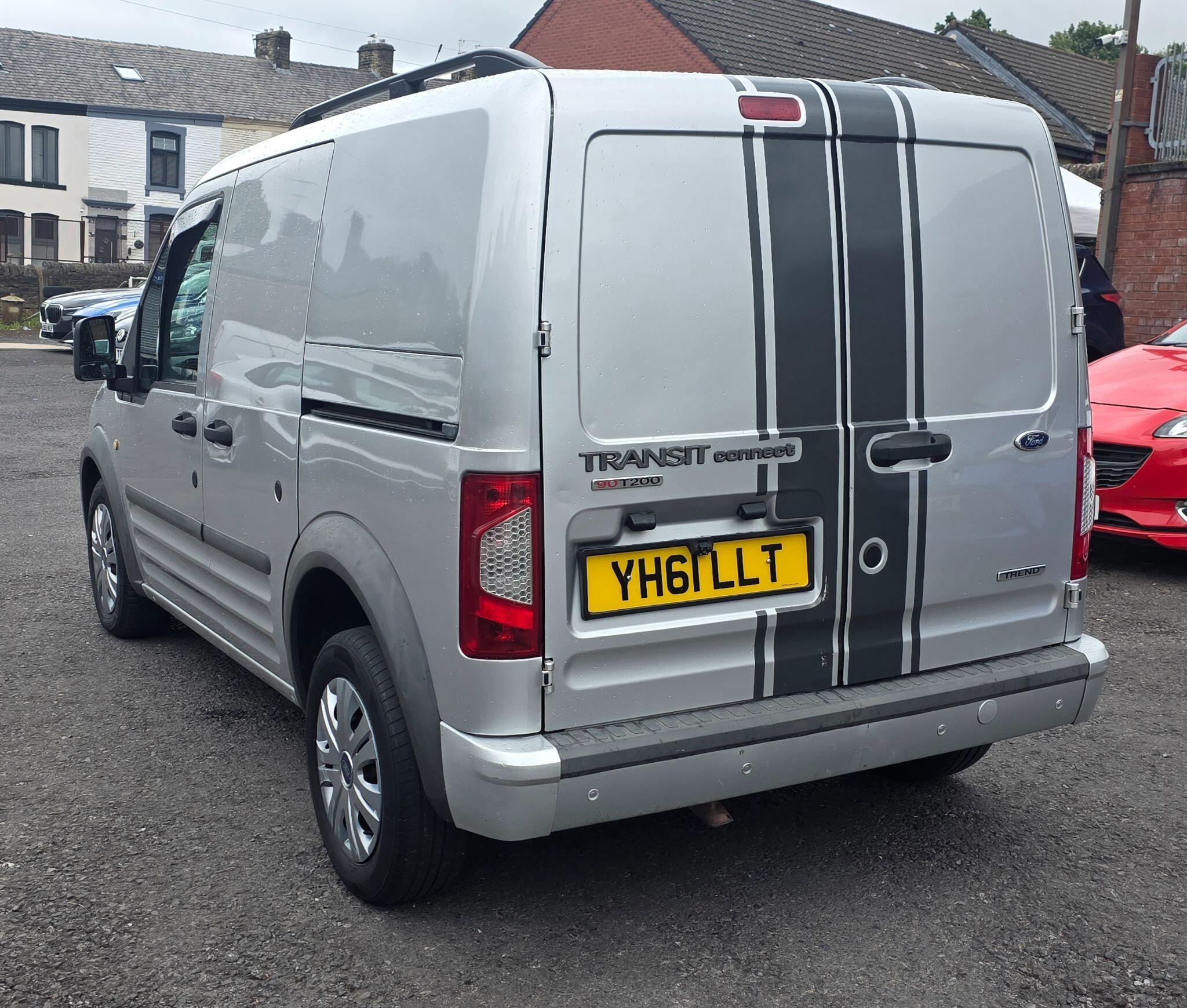 Ford Transit Connect - Image 5