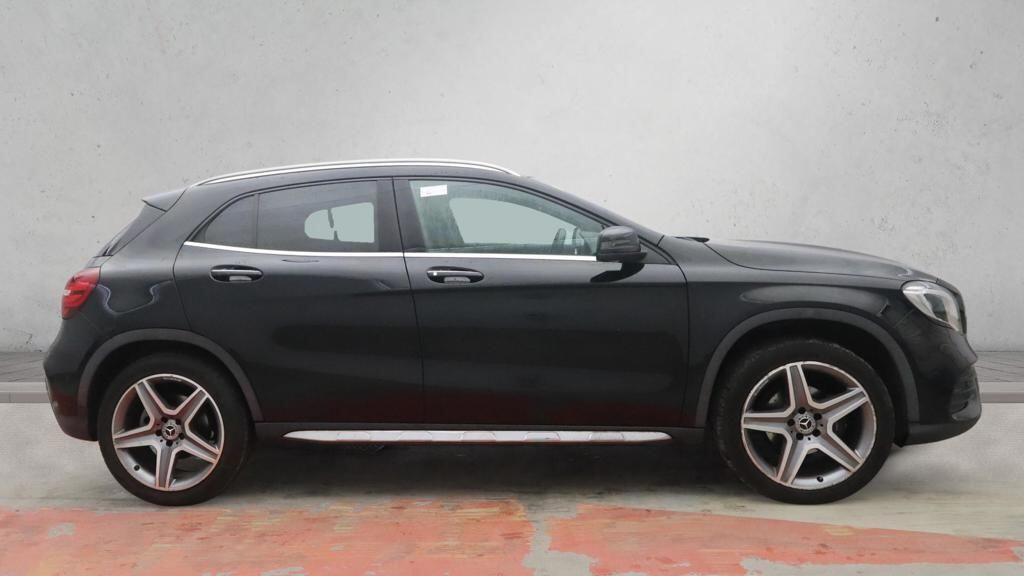 Mercedes-benz GLA - Image 8