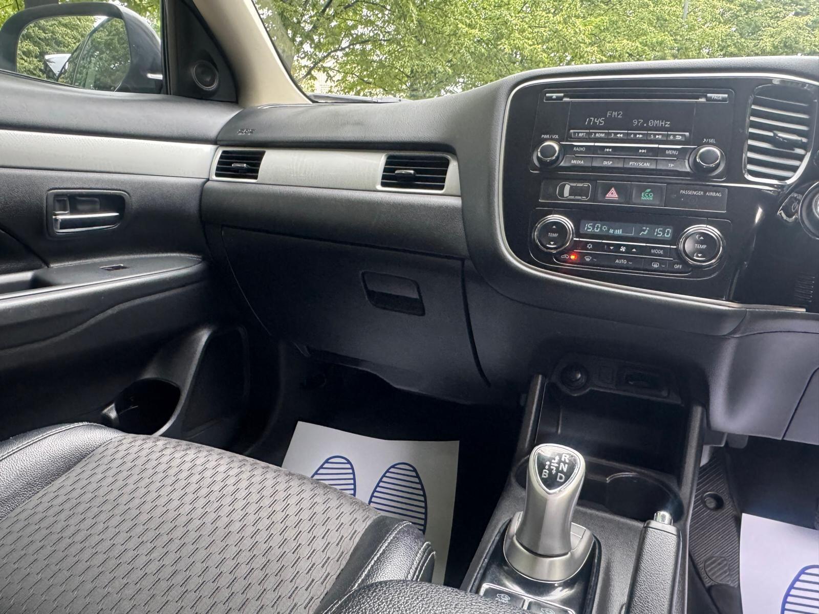Mitsubishi Outlander - Image 16