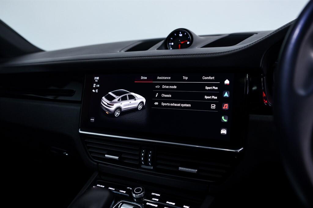 Porsche Cayenne - Image 30