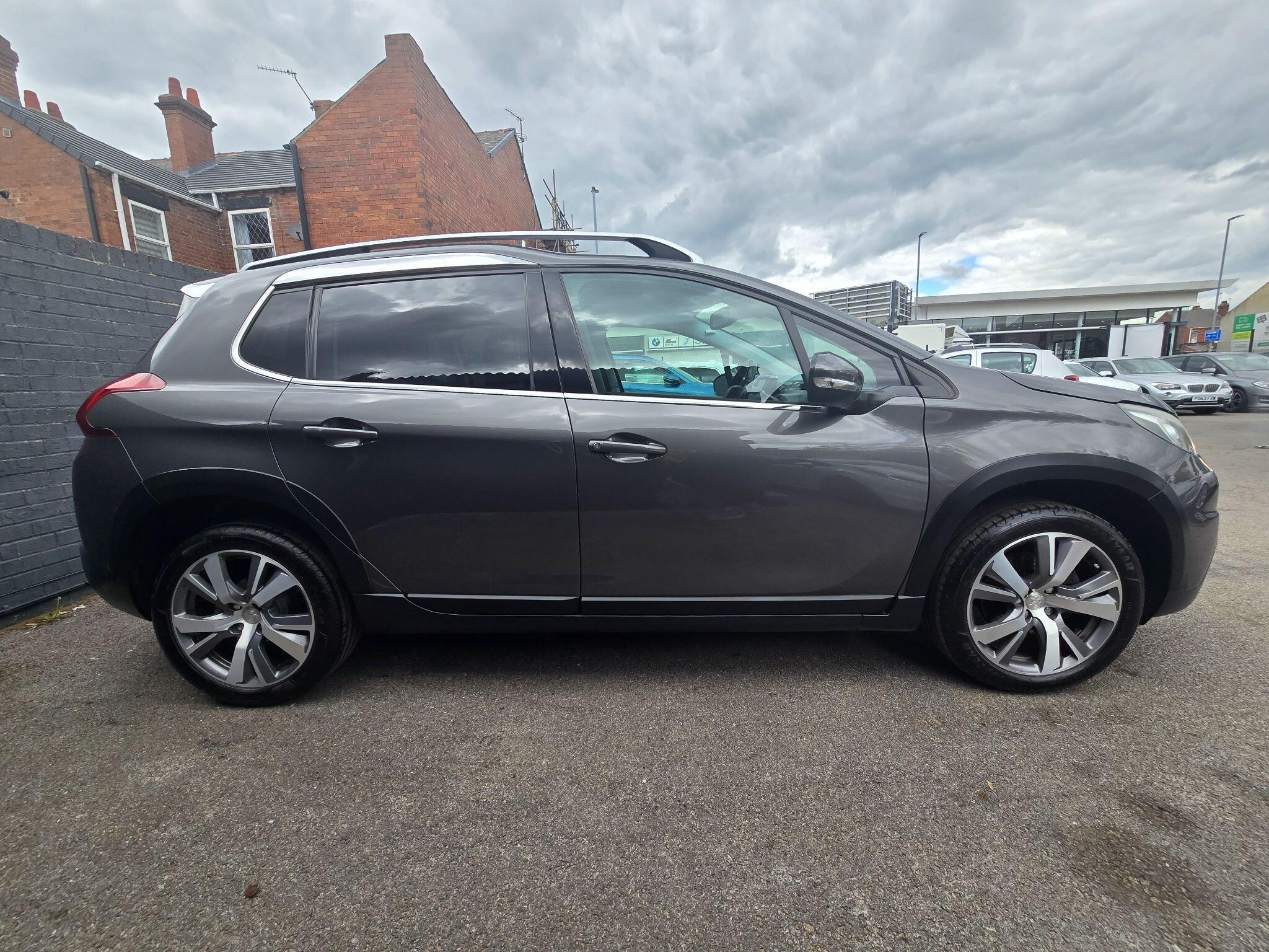 Peugeot 2008 - Image 7