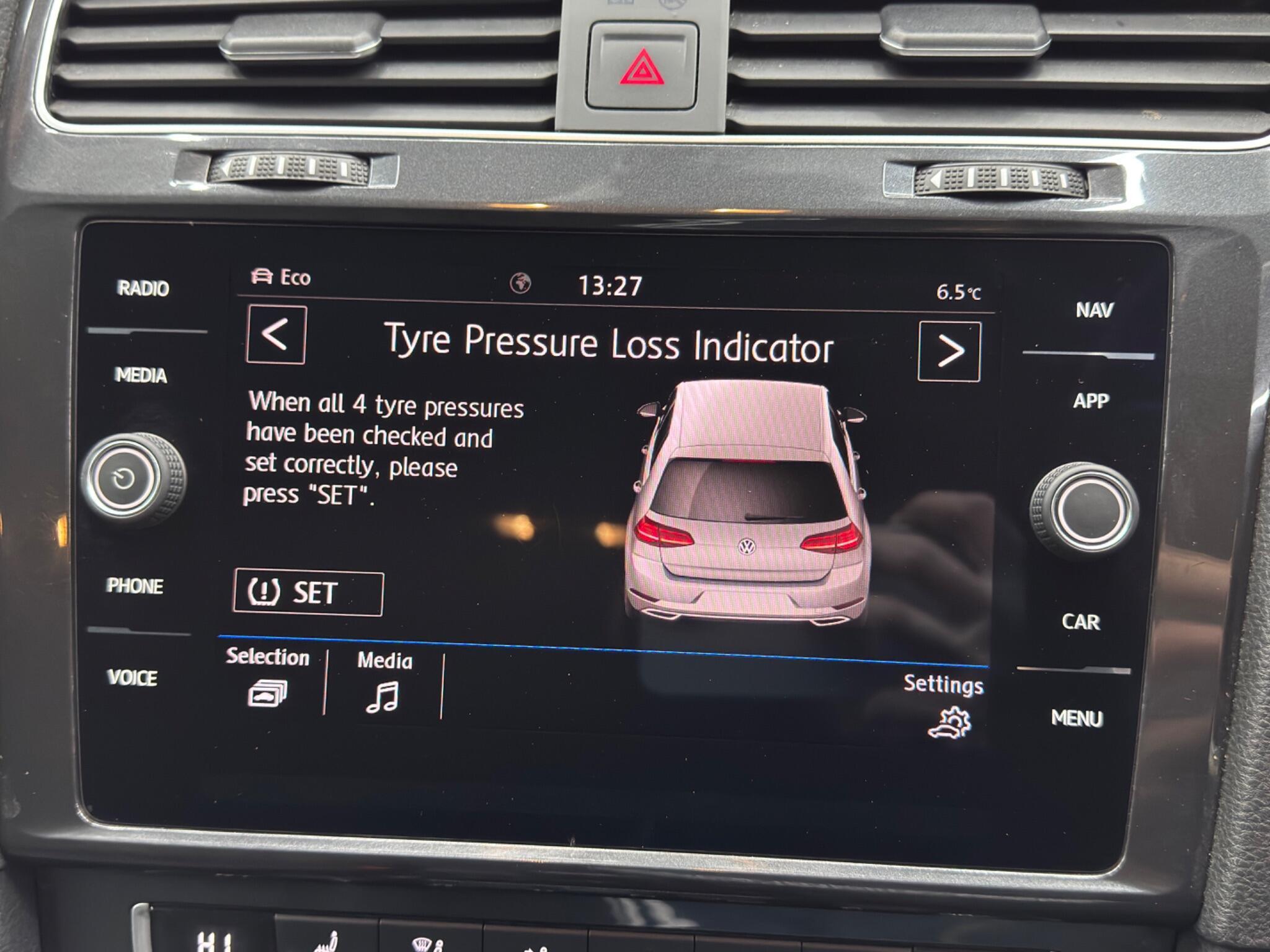 Volkswagen Golf - Image 34