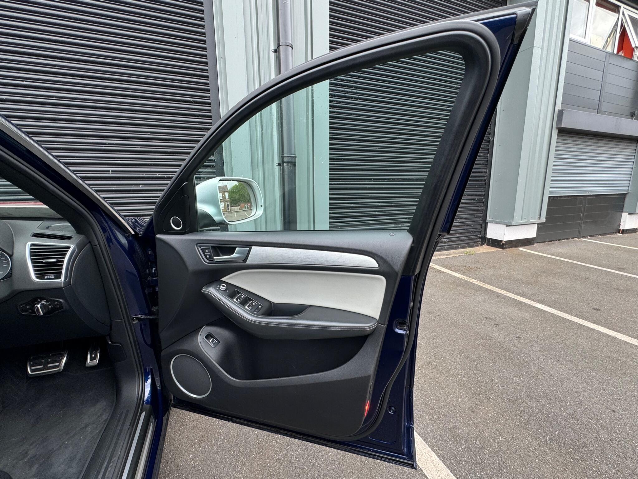 Audi SQ5 - Image 10