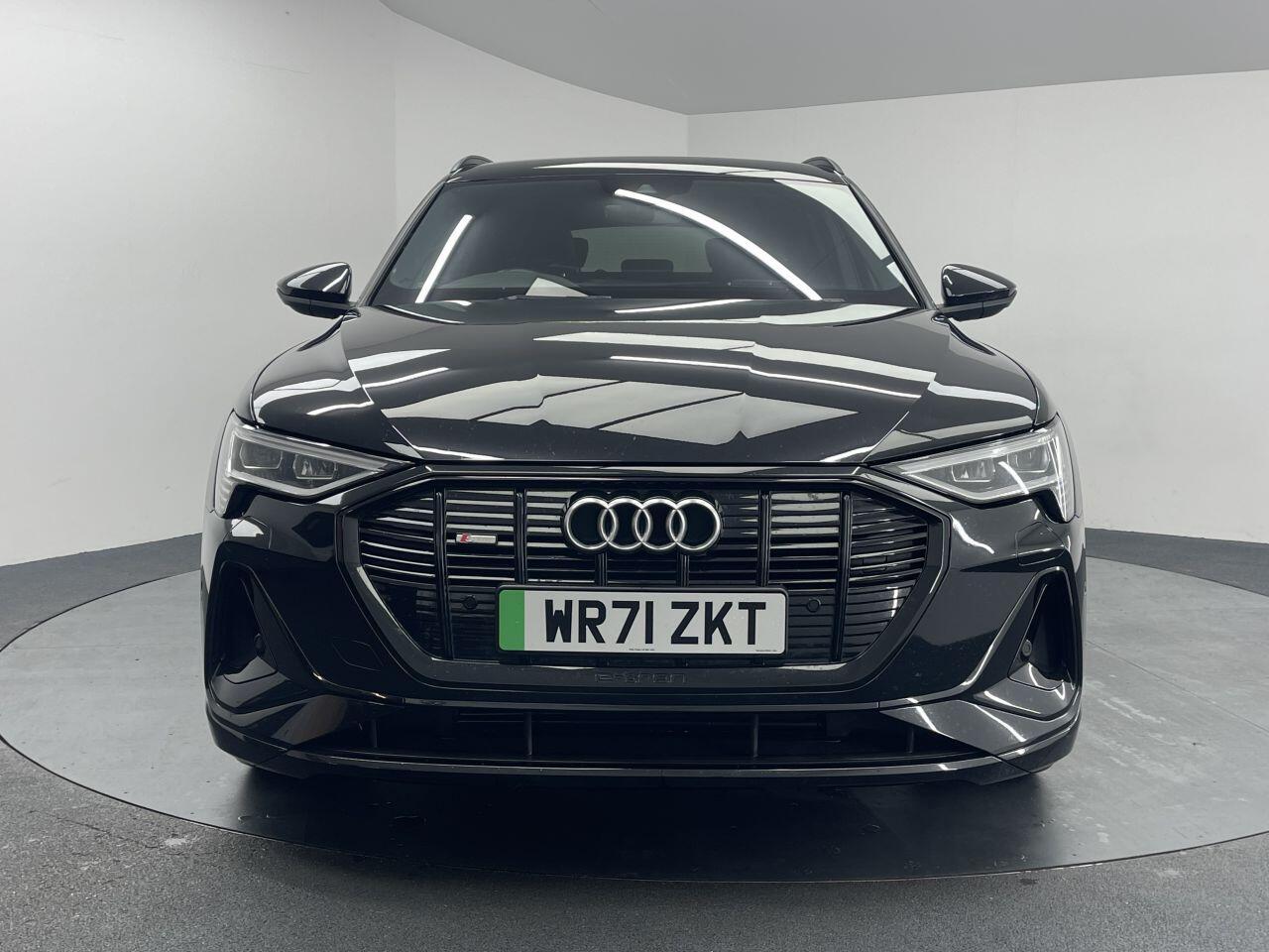 Audi E-Tron - Image 7