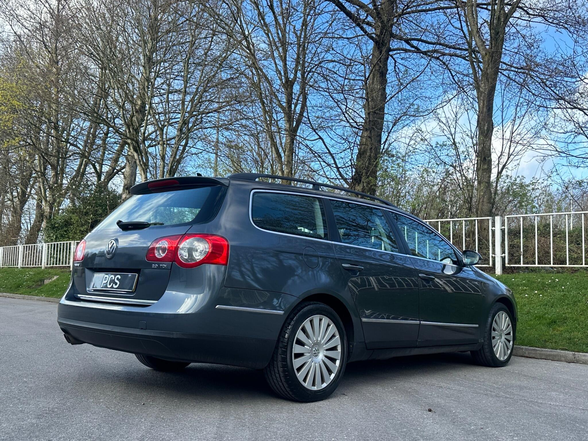 Volkswagen Passat - Image 22