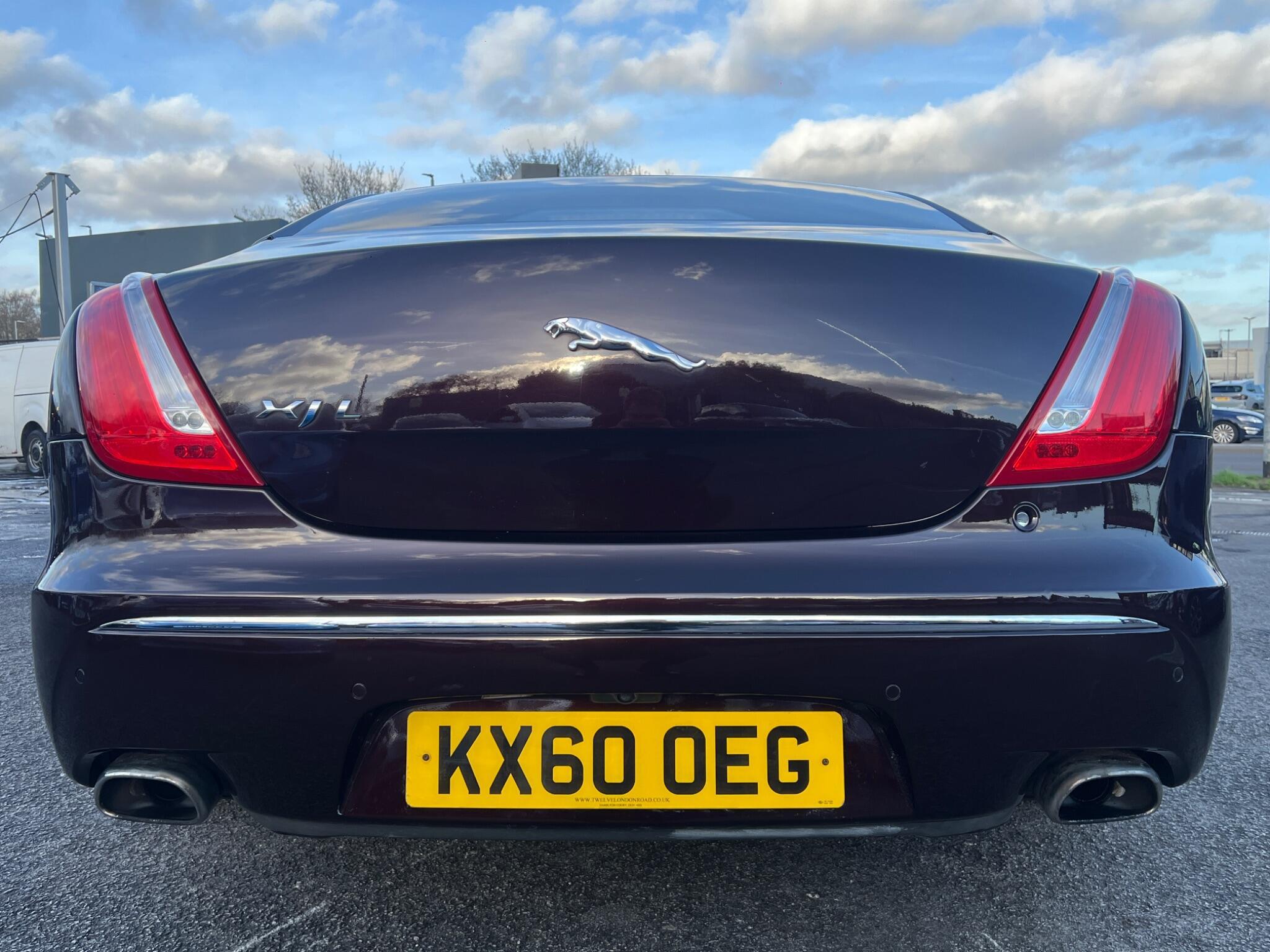 Jaguar XJ - Image 9