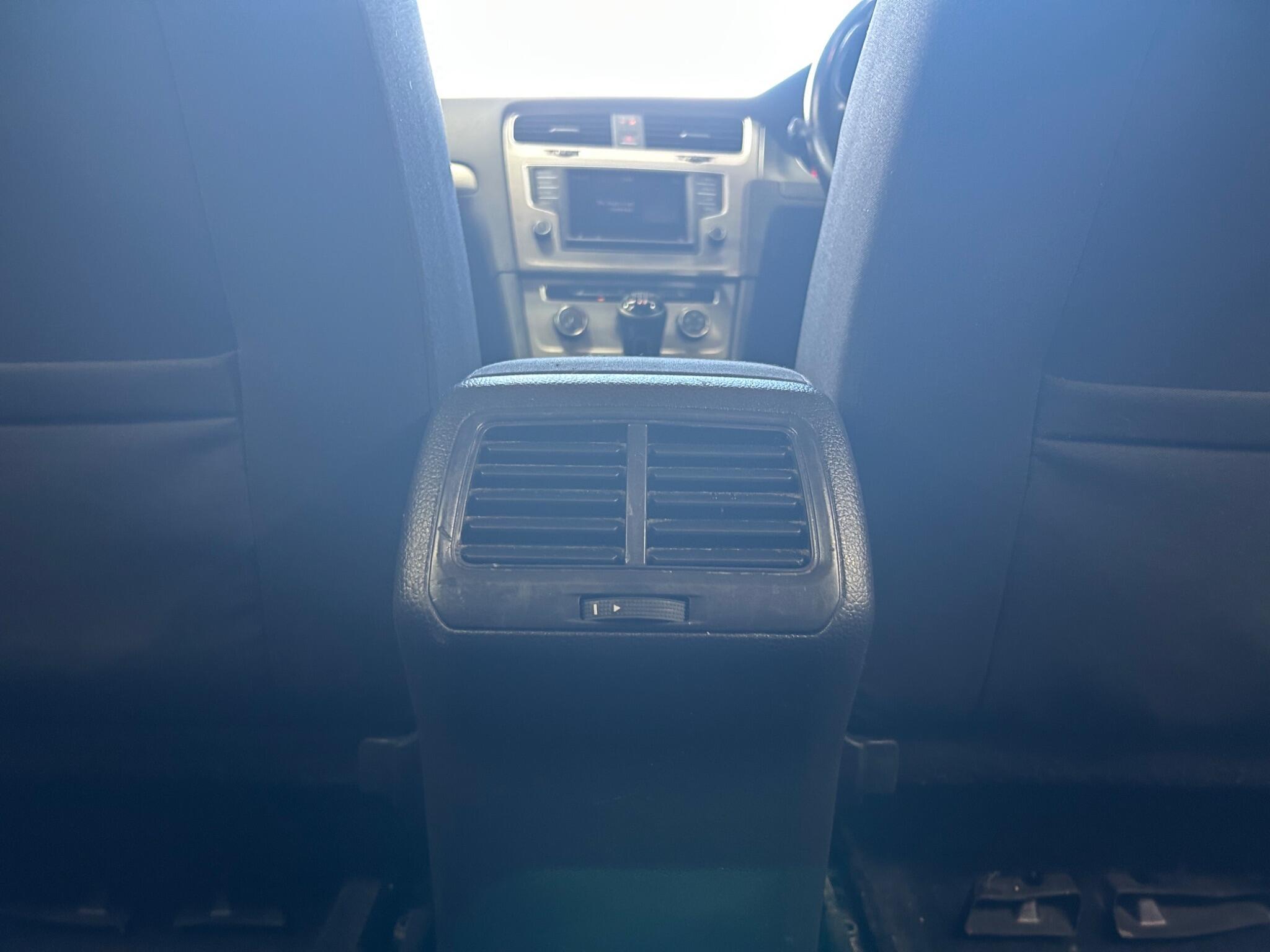 Volkswagen Golf - Image 31