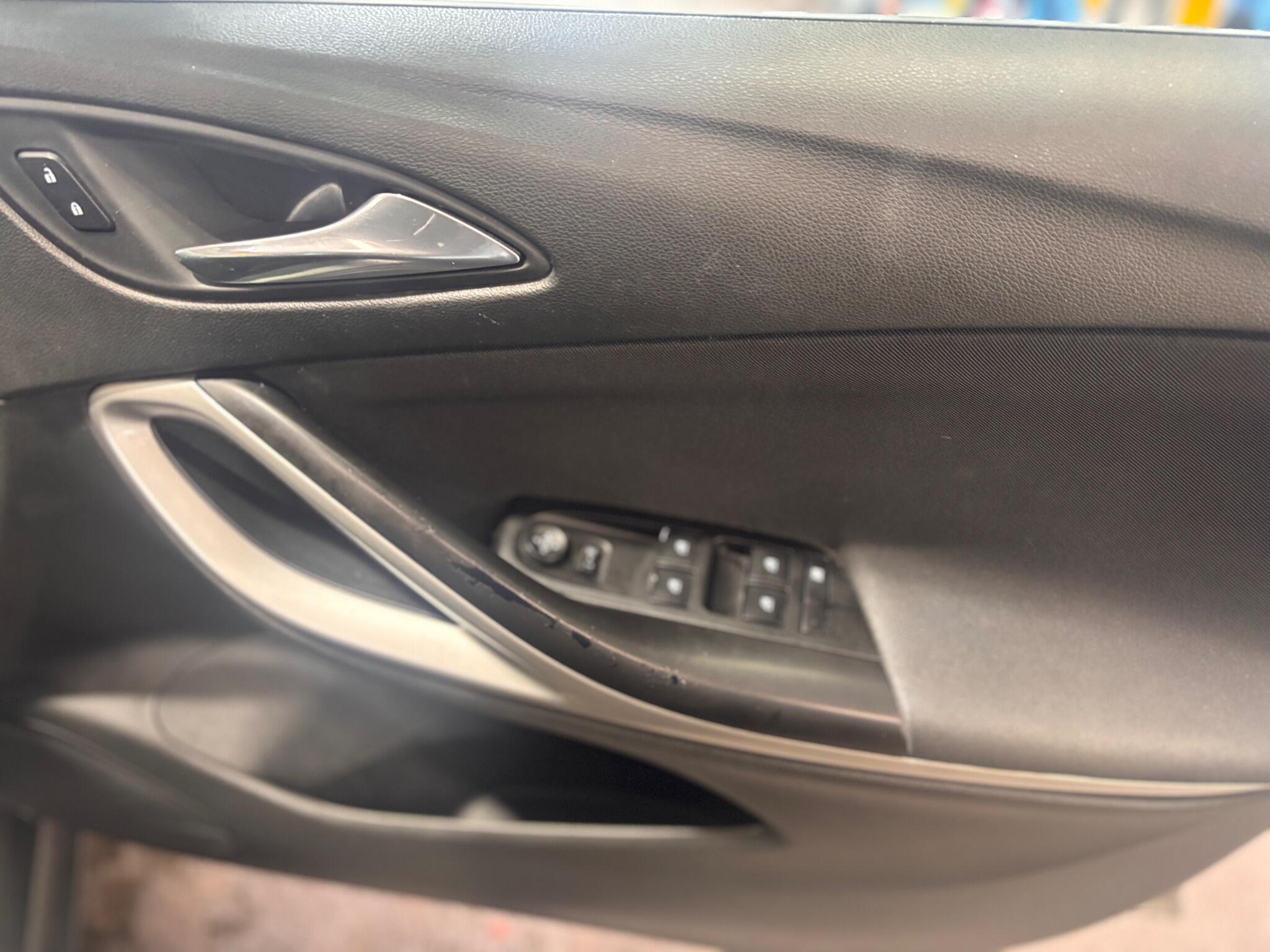 Vauxhall Astra - Image 12