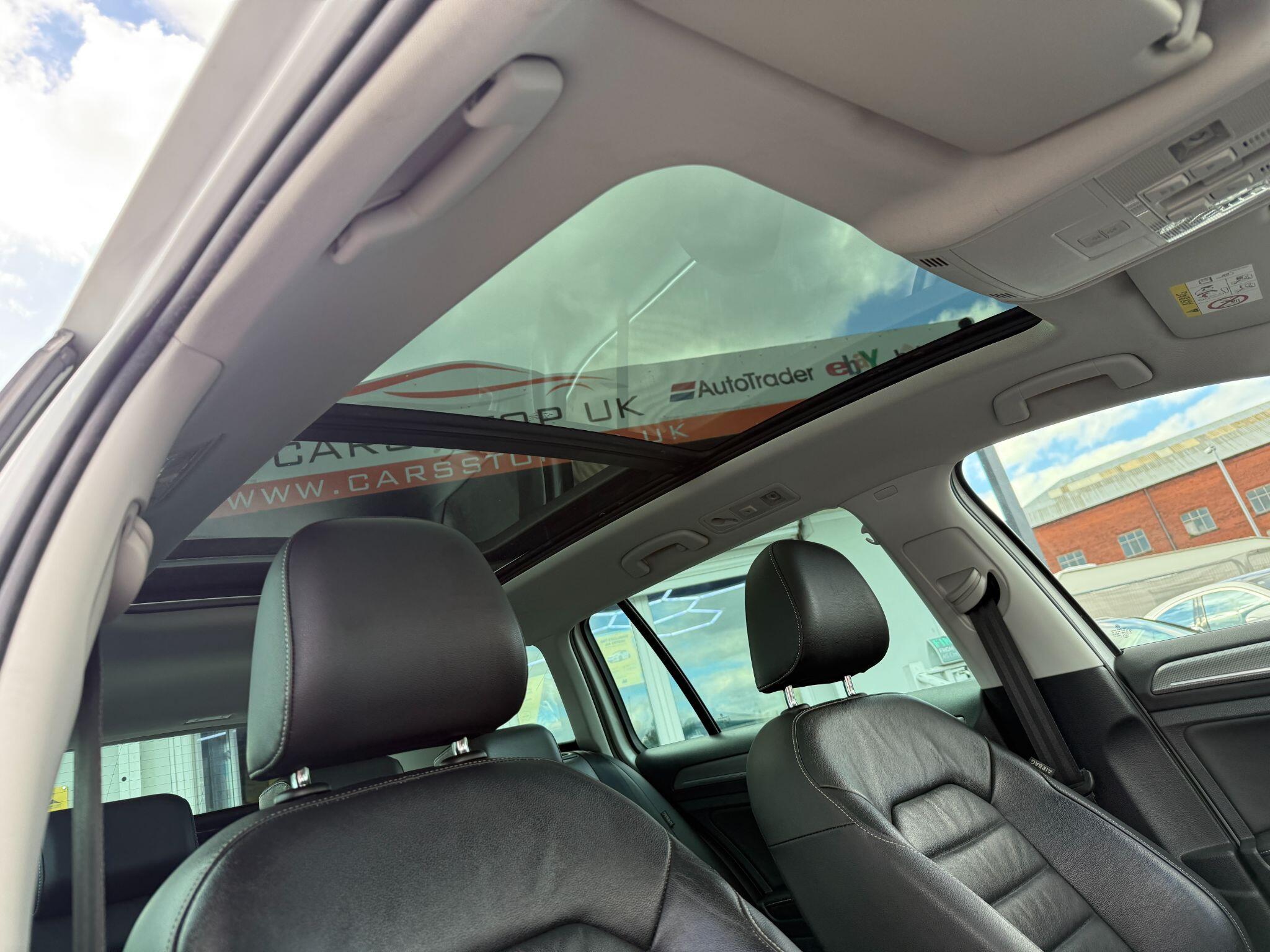 Volkswagen Golf - Image 30