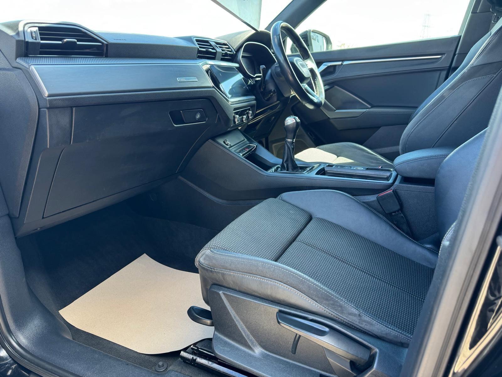 Audi Q3 - Image 12