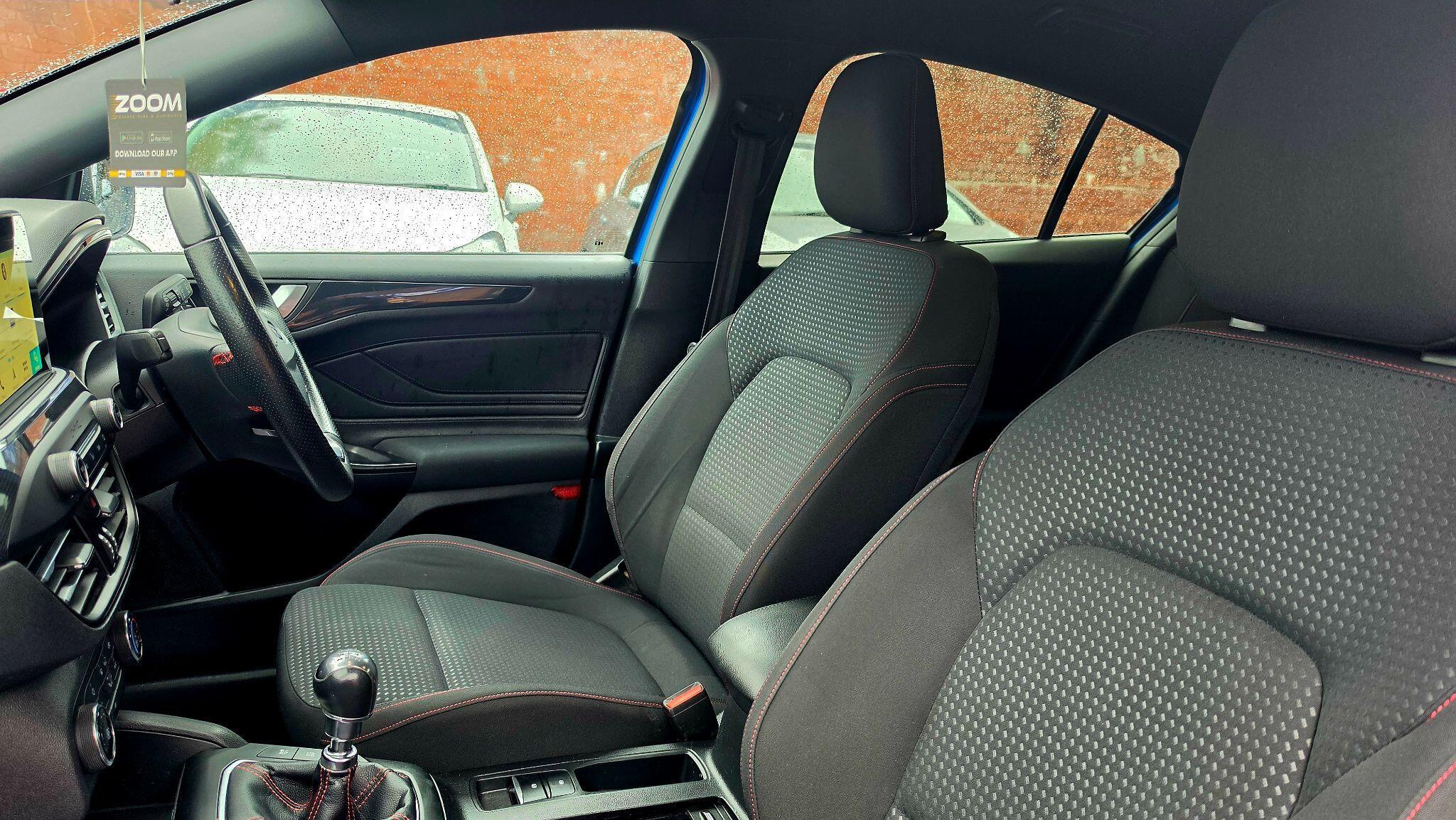 Ford Focus - Image 15