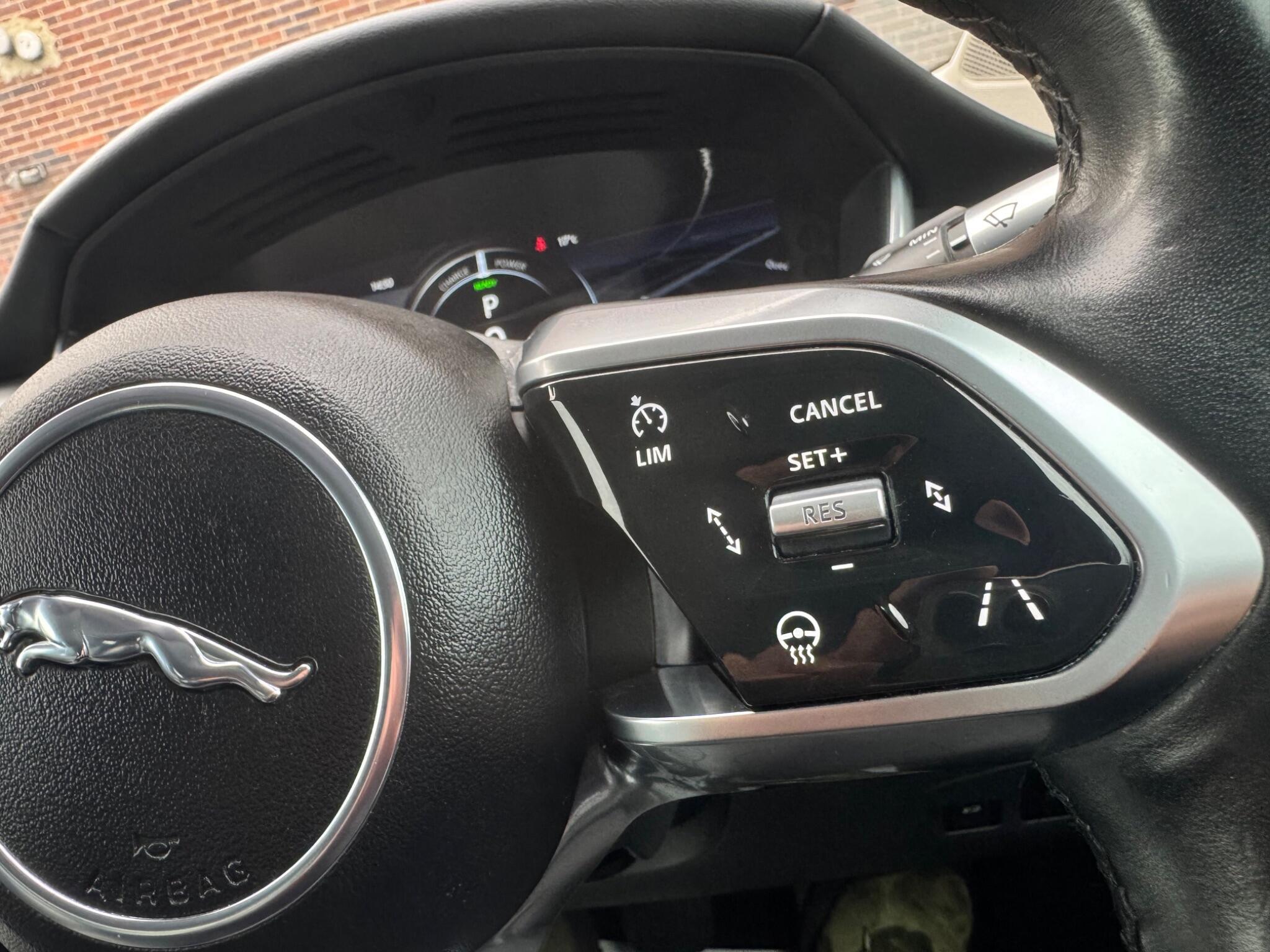 Jaguar I-Pace - Image 57