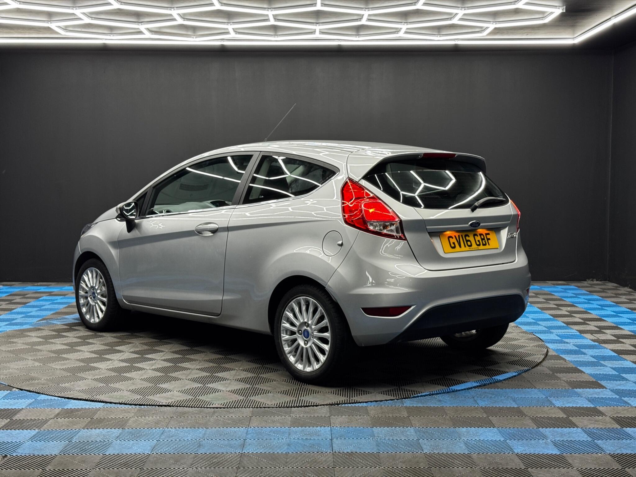 Ford Fiesta - Image 7