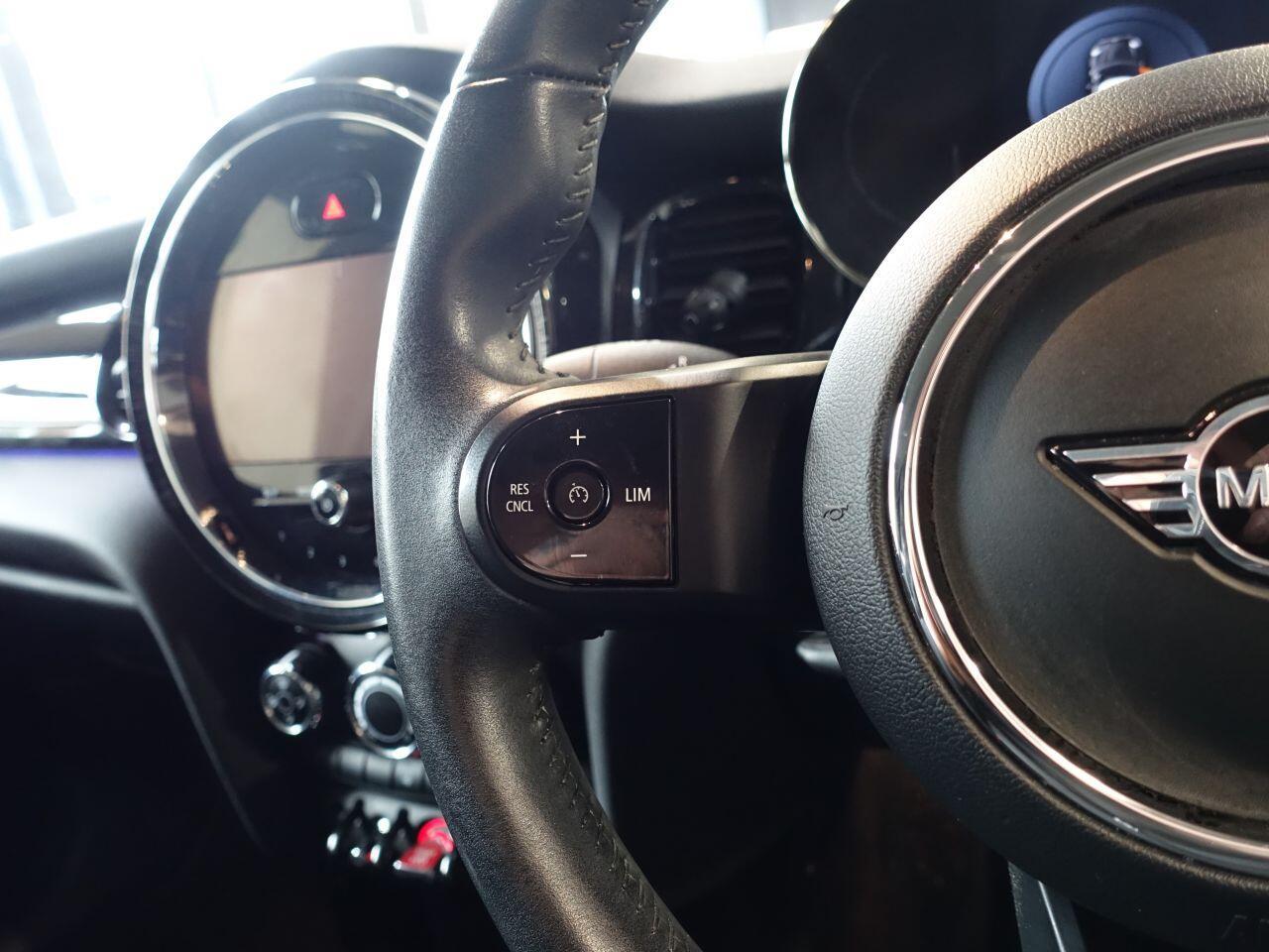 MINI Hatch - Image 16