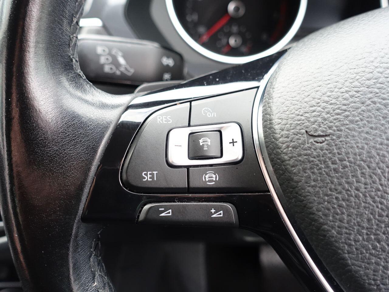 Volkswagen Tiguan - Image 15