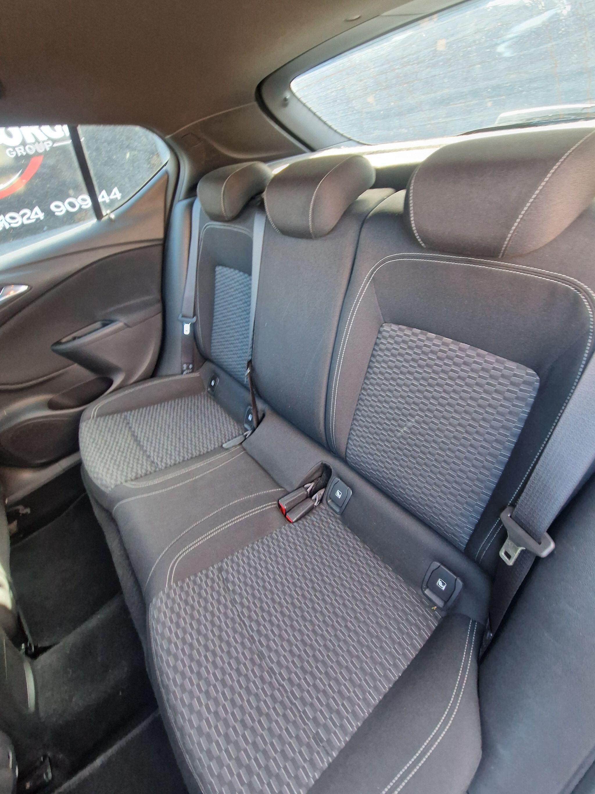 Vauxhall Astra - Image 40