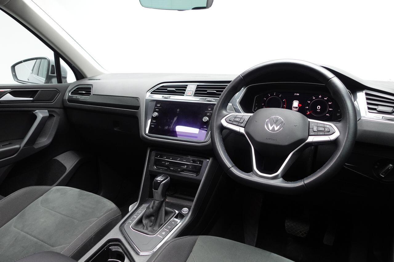Volkswagen Tiguan - Image 23