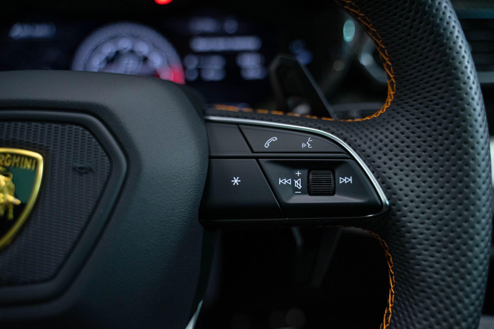 Lamborghini Urus - Image 16