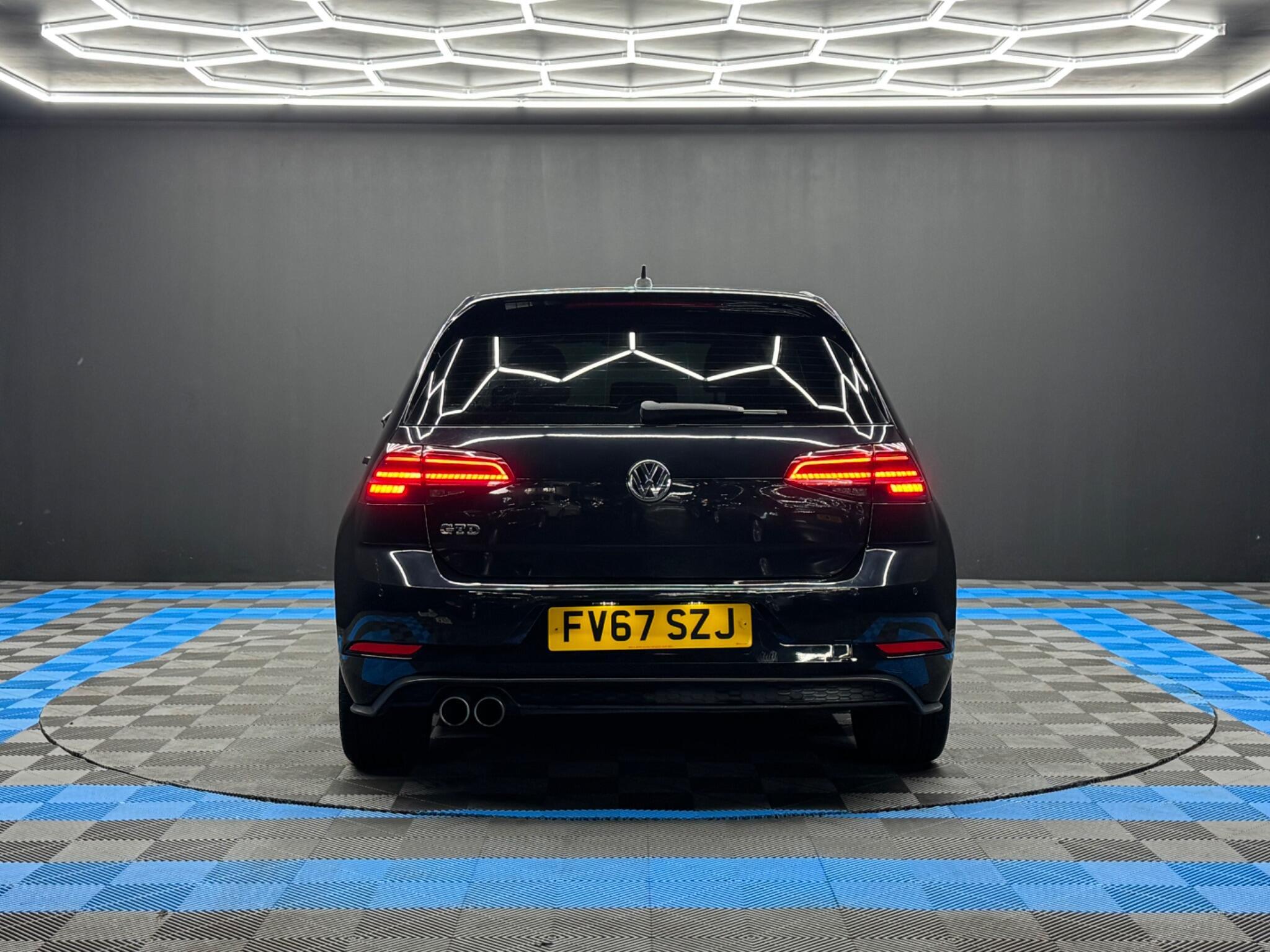 Volkswagen Golf - Image 6