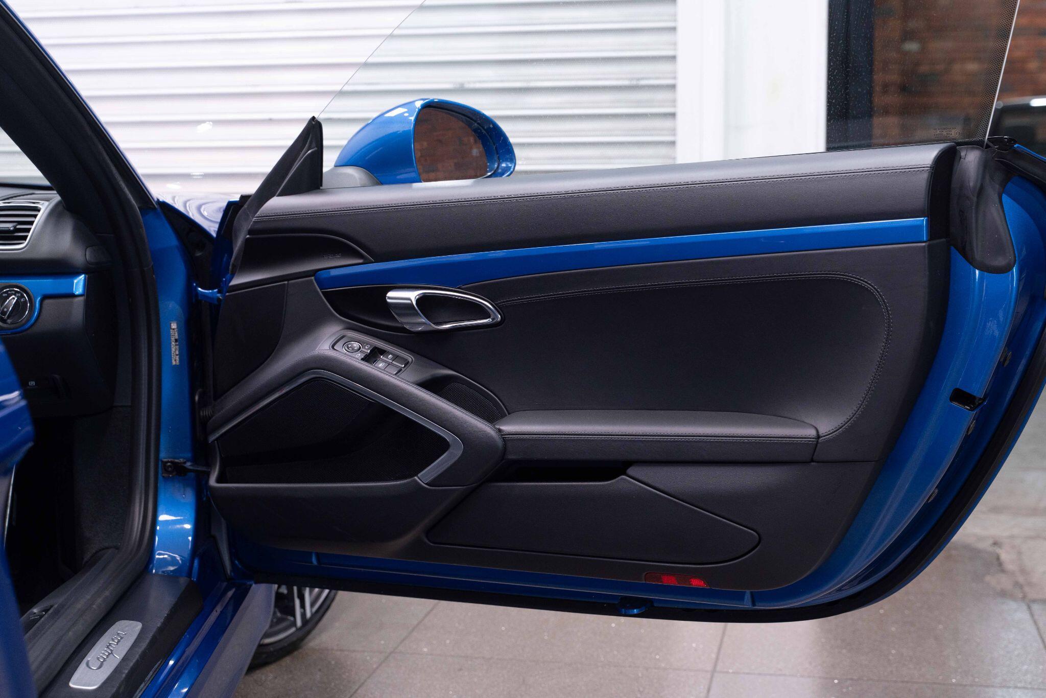 Porsche Cayman - Image 22