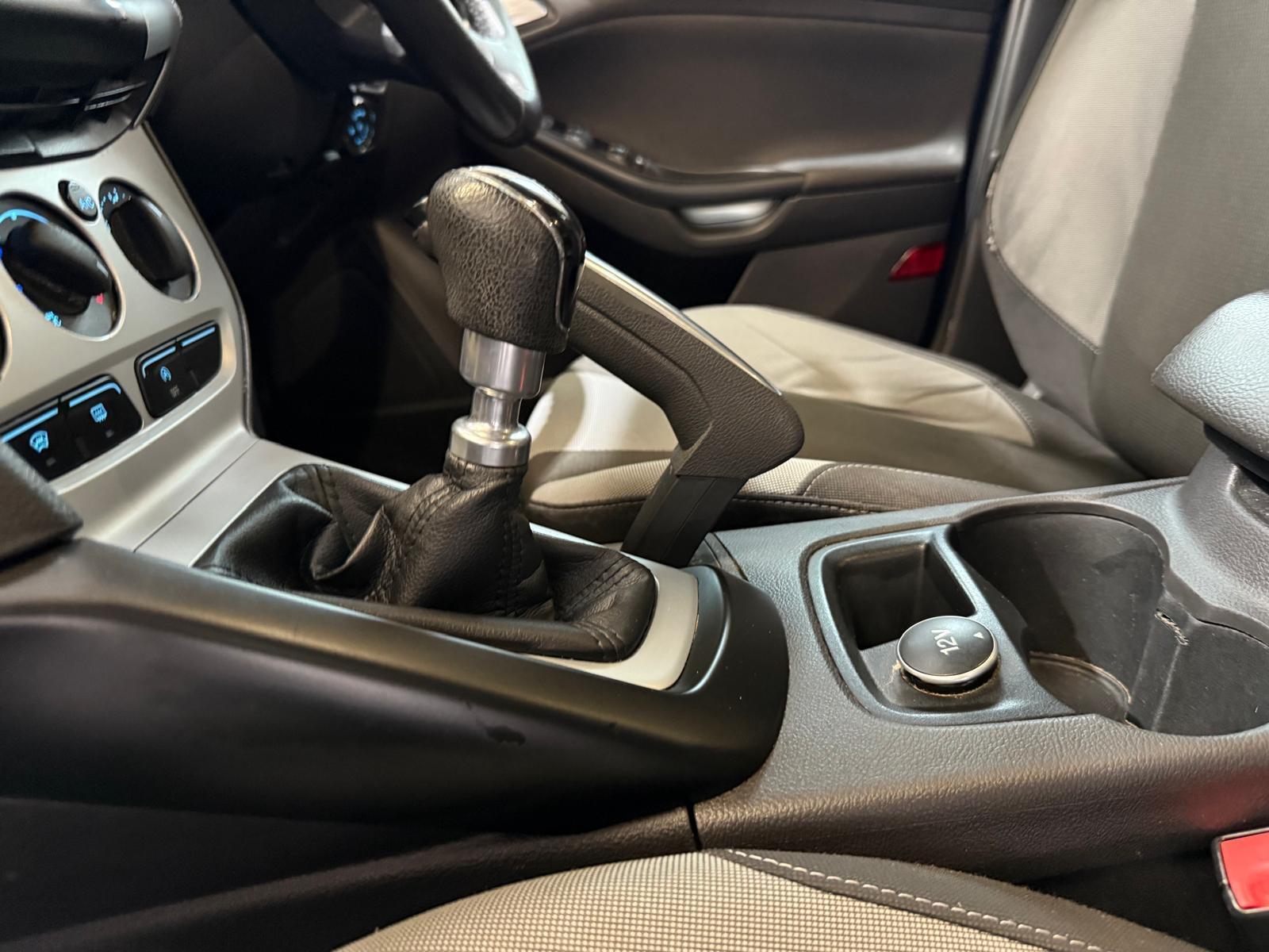 Ford Focus - Image 31