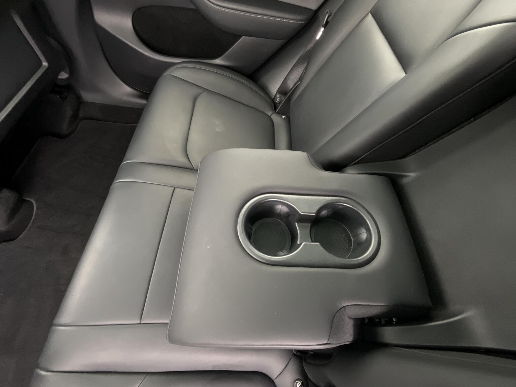 Tesla Model Y - Image 16