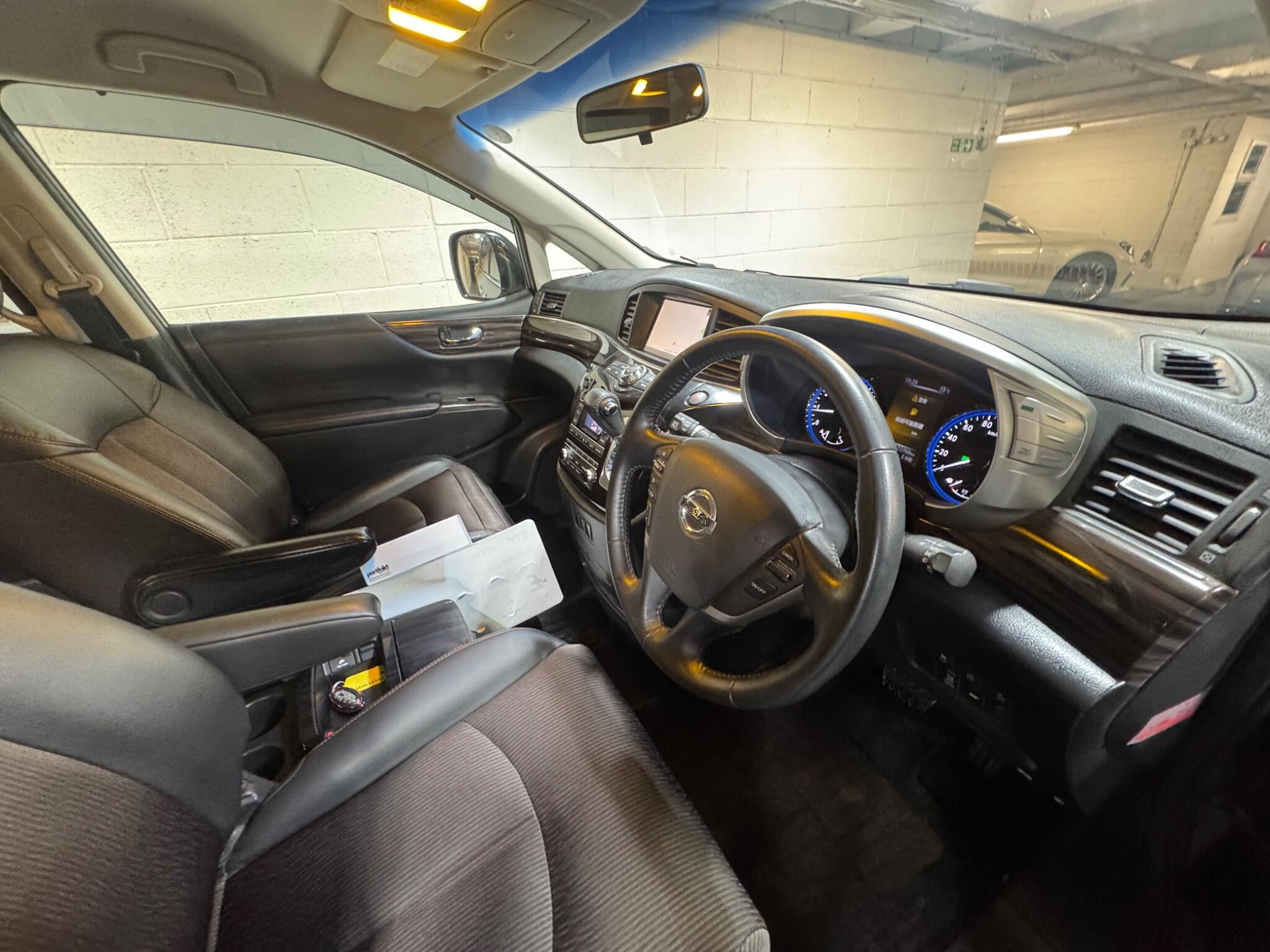 Nissan Elgrand - Image 8
