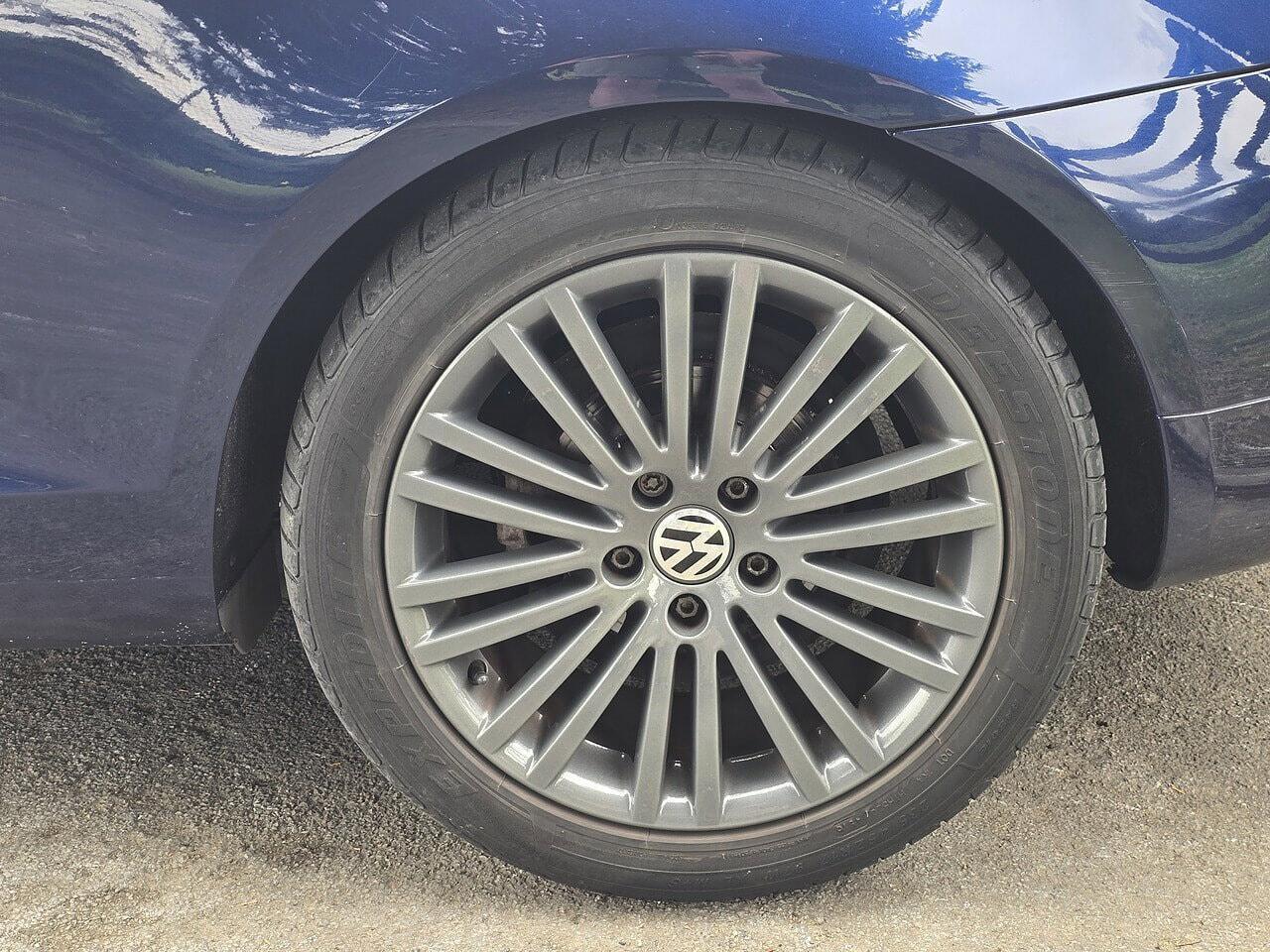 Volkswagen EOS - Image 13
