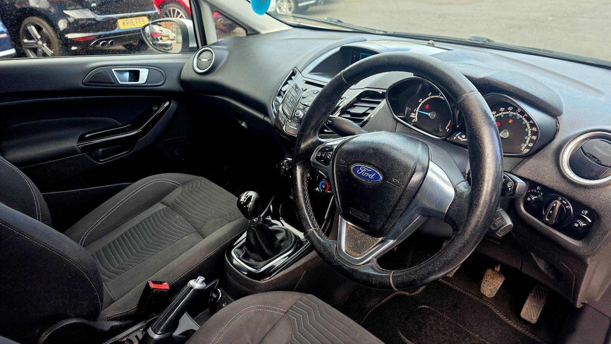 Ford Fiesta - Image 11