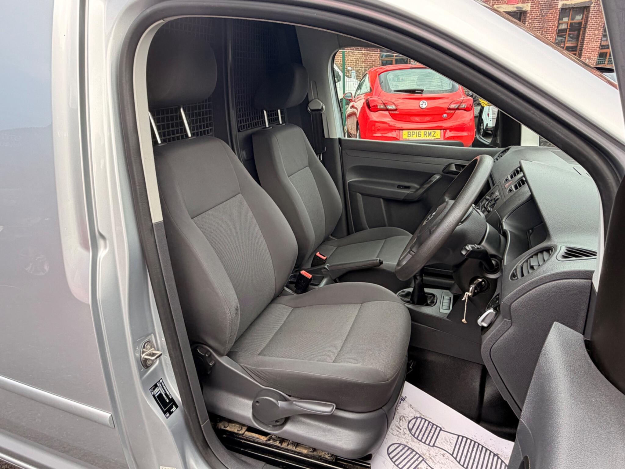 Volkswagen Caddy - Image 11