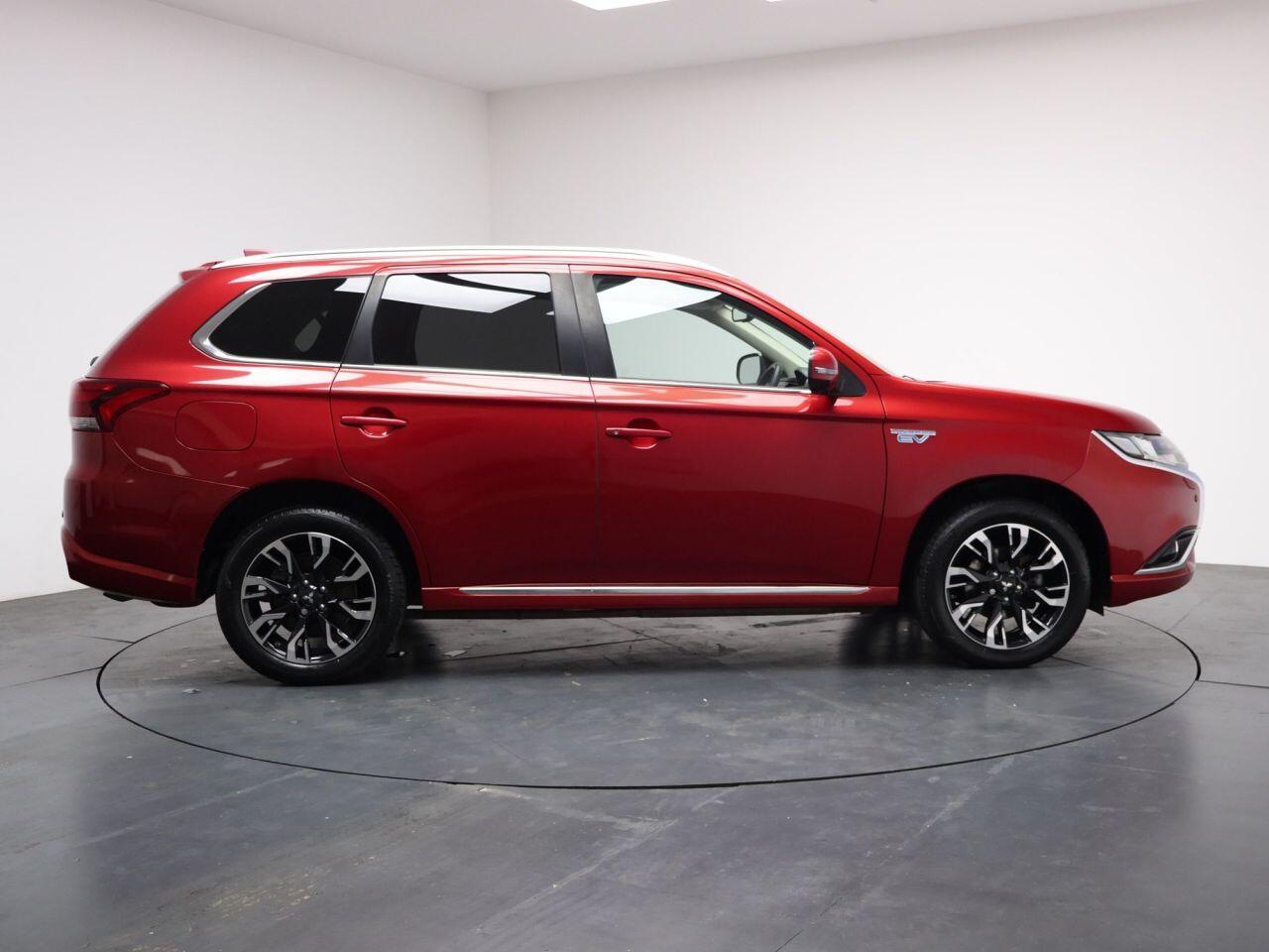 Mitsubishi Outlander - Image 14