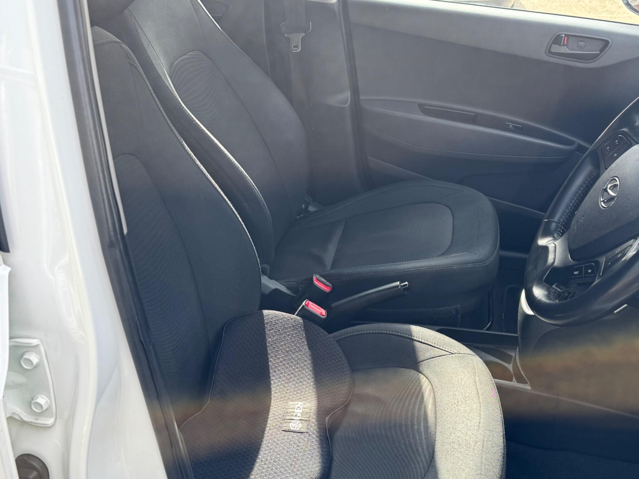 Hyundai i10 - Image 19
